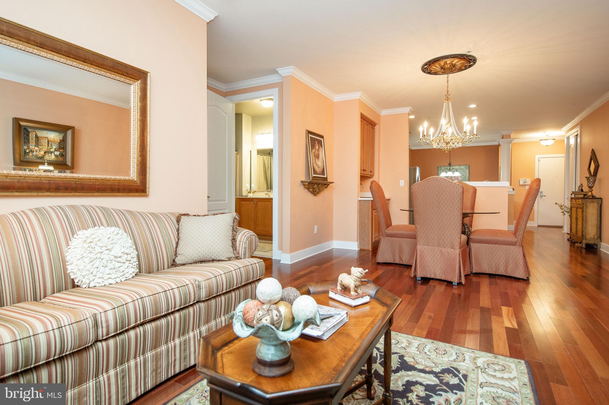 MERIDIAN VALLEY SQ - Residential