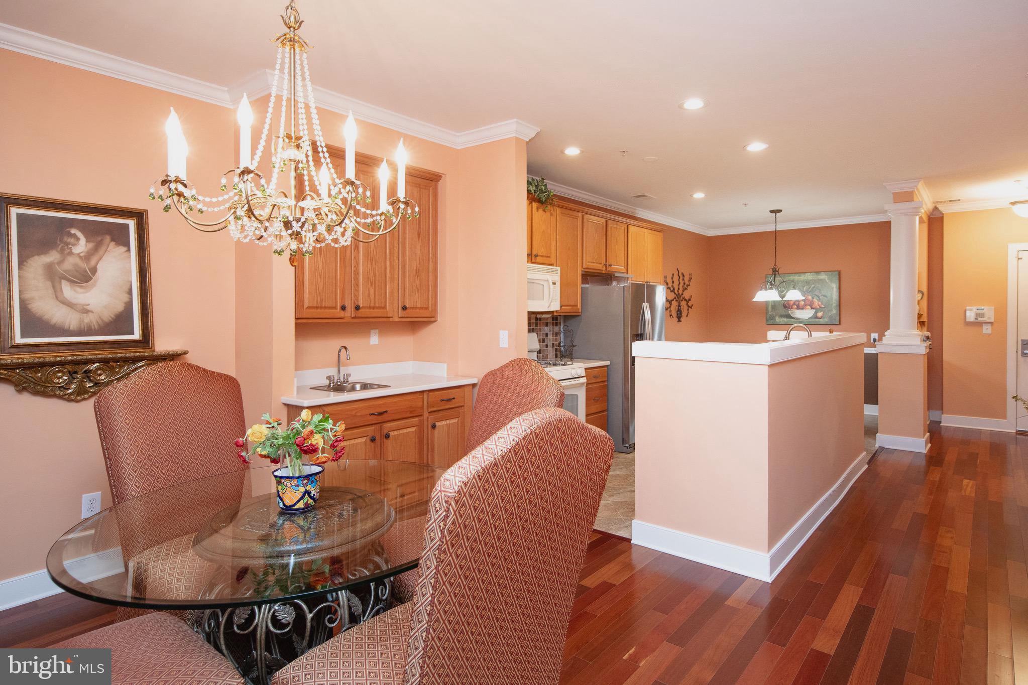 MERIDIAN VALLEY SQ - Residential