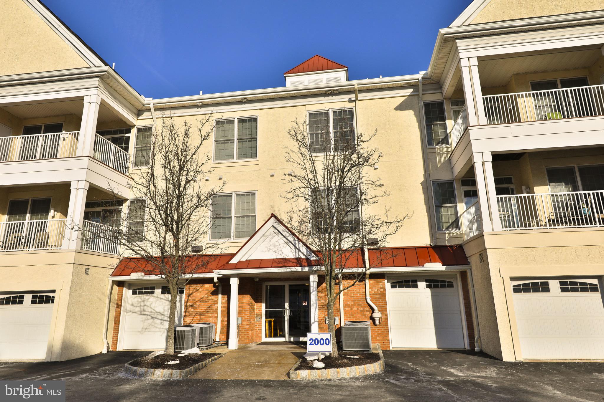 MERIDIAN VALLEY SQ - Residential