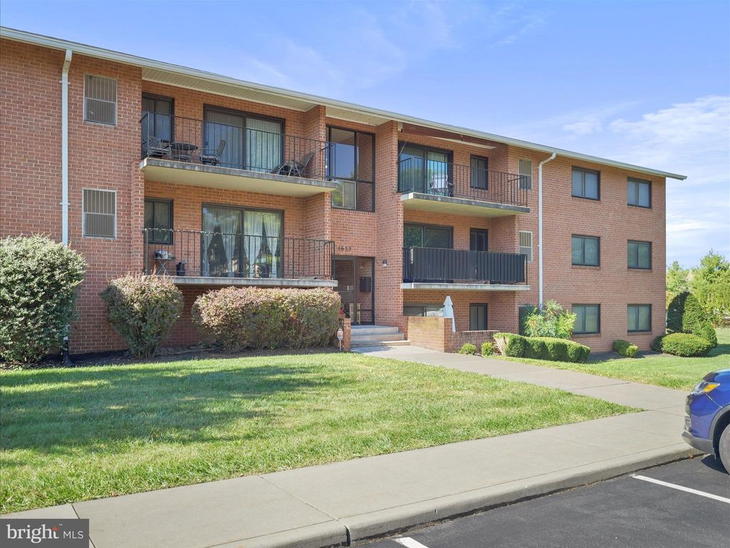 Photo of 1635 Edgewood Place #2, HAGERSTOWN, MD 21740 (MLS # MDWA2031834)