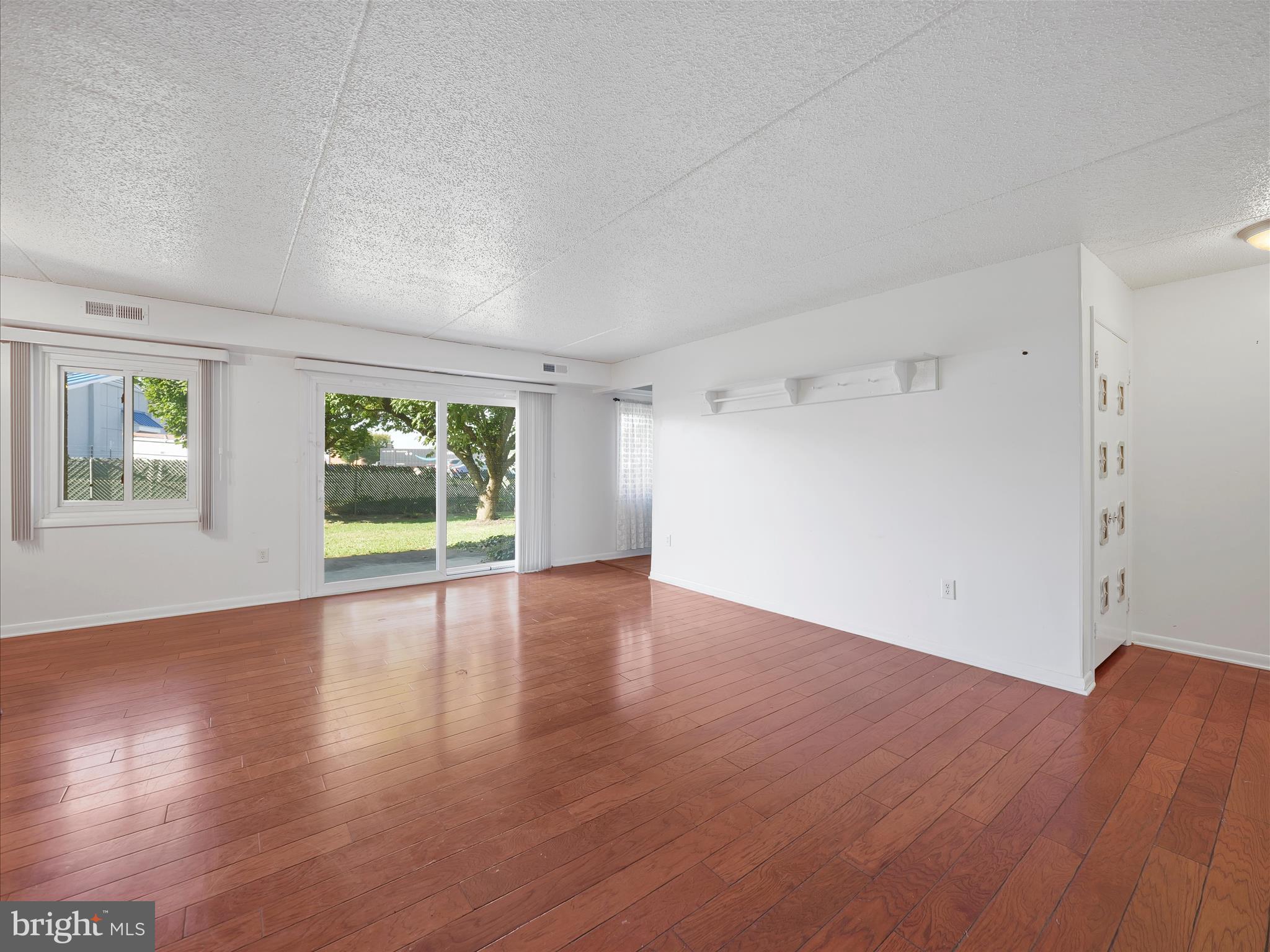1635 EDGEWOOD PLACE 2