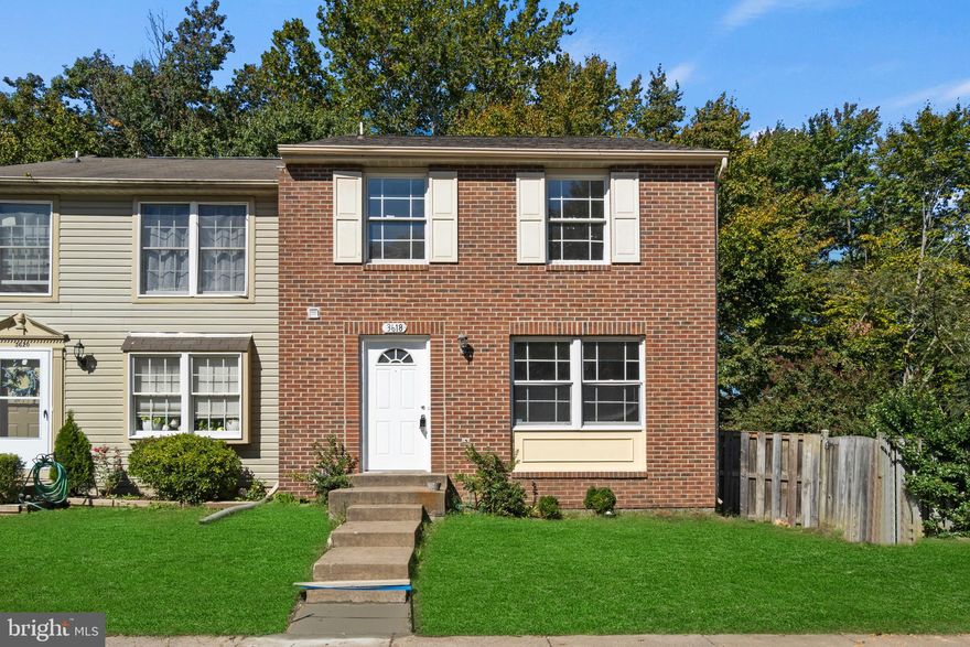 End unit opportunity! This three-bedroom, two-and-a-half-bath, with three finished levels, has been updated and is ready for you today.  Newer LVP flooring and fresh paint give this townhome an elevated feel. Lower level with walkout features a full bathroom, family room with fireplace, and large windows bringing in the natural sunlight.  The Fenced rear yard with a wood patio deck is perfect for the upcoming summer BBQ season. Contact us today for a private appointment to see 3618 Wharf Ln, Triangle VA 22172. Note* Some photos digitally staged for your inspiration.
