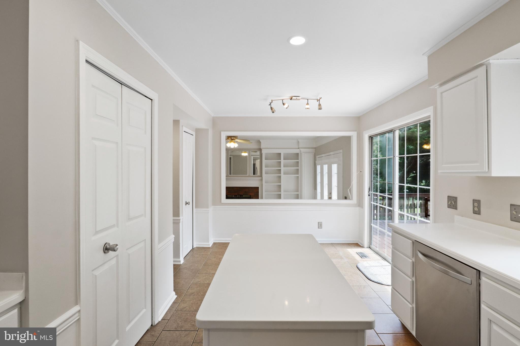 RIVER OAKS - Residential