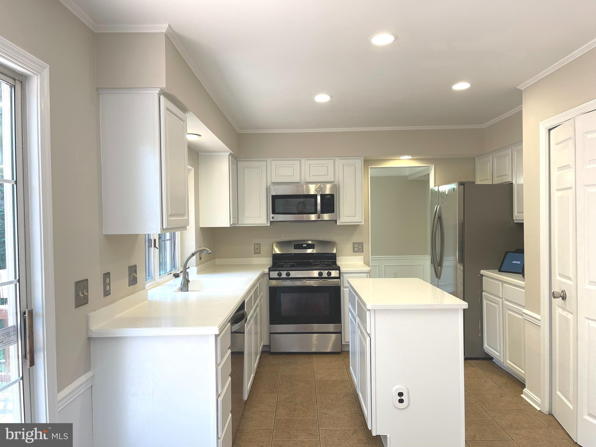 RIVER OAKS - Residential