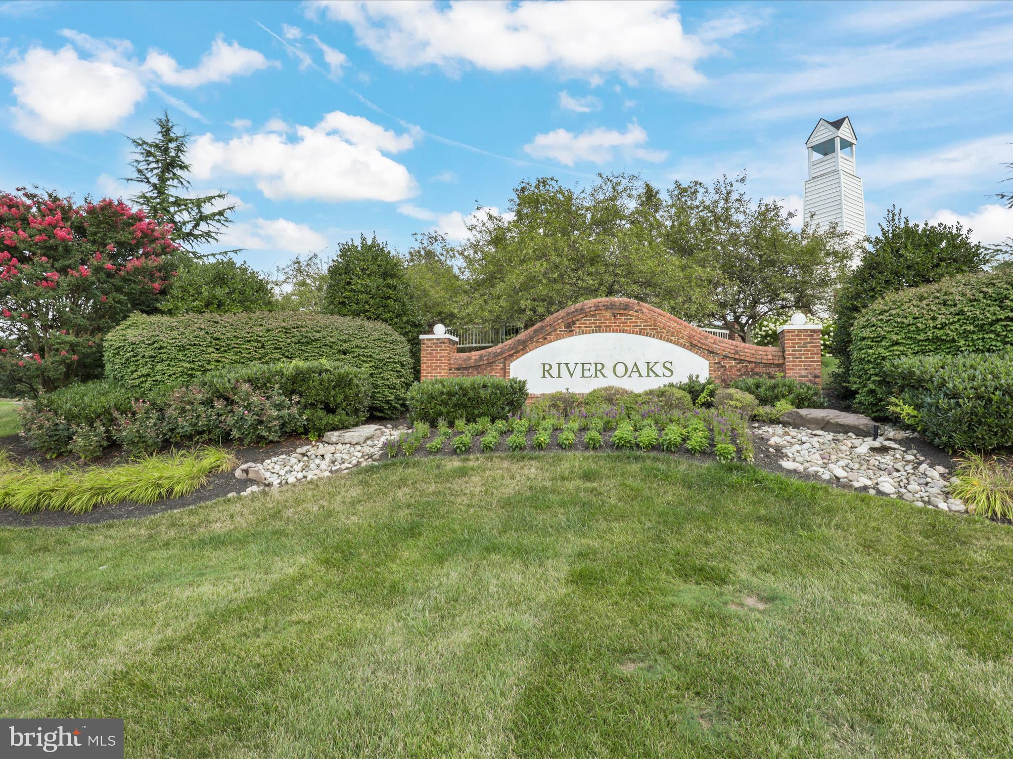 RIVER OAKS - Residential