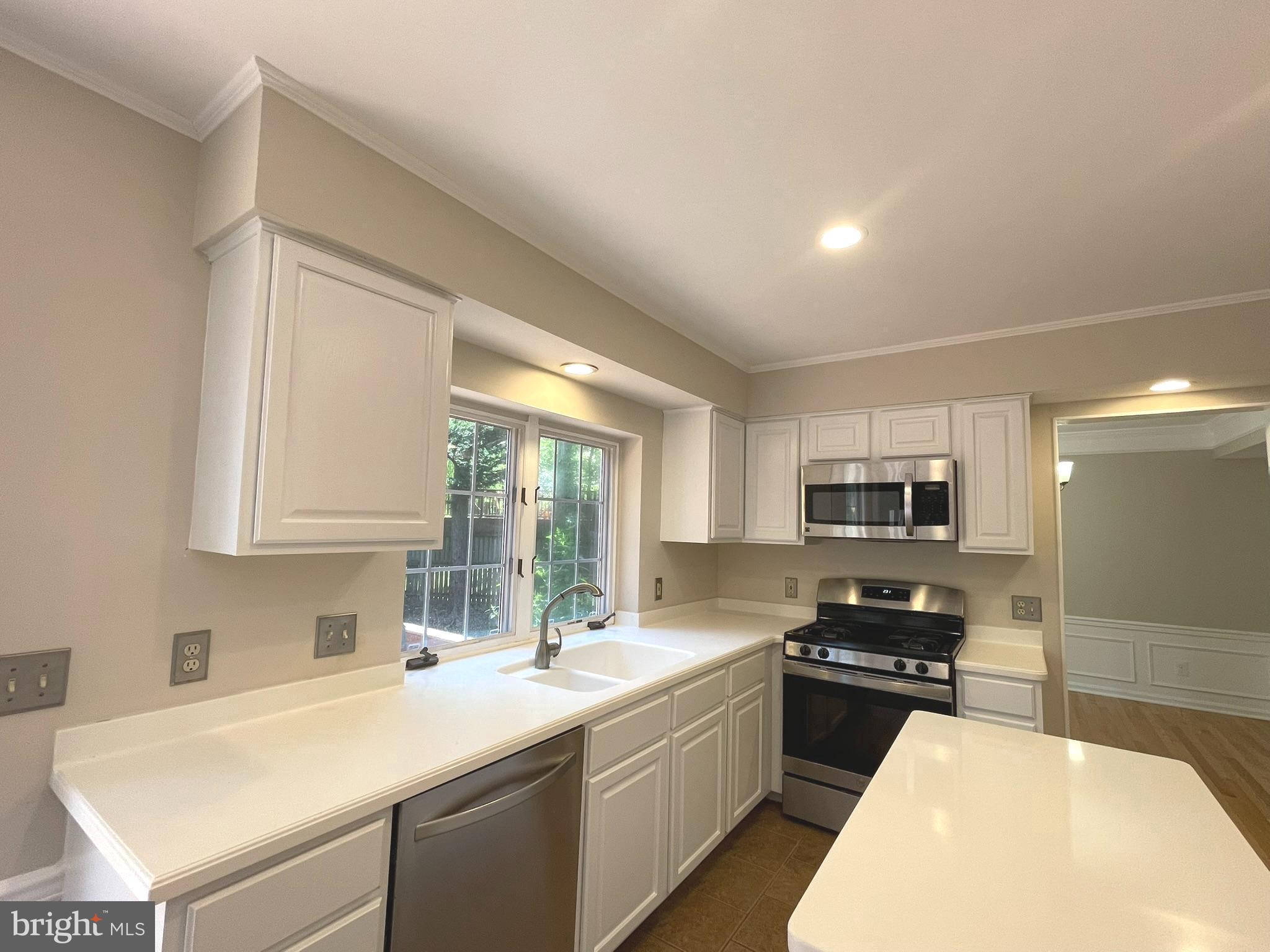 RIVER OAKS - Residential