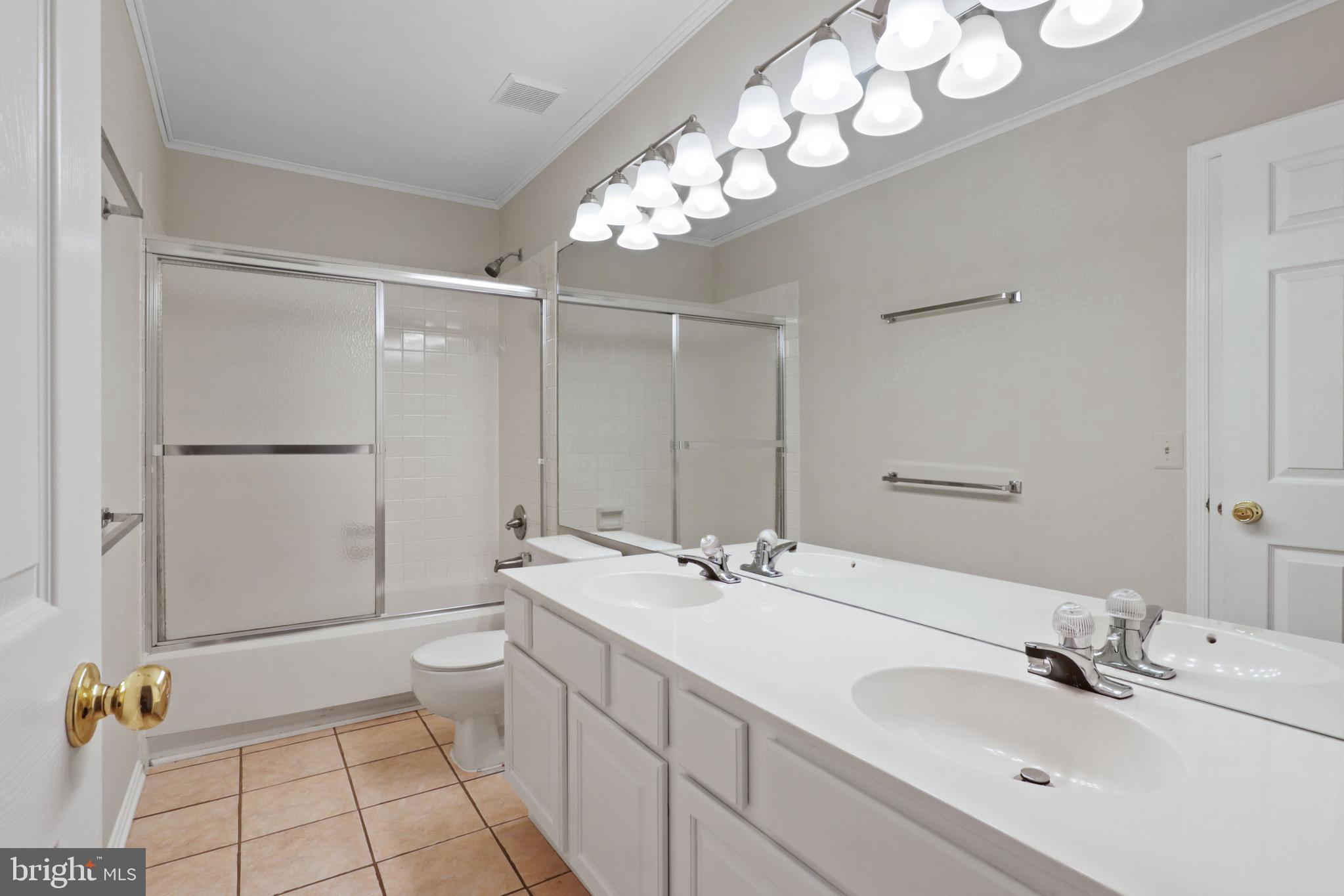 RIVER OAKS - Residential