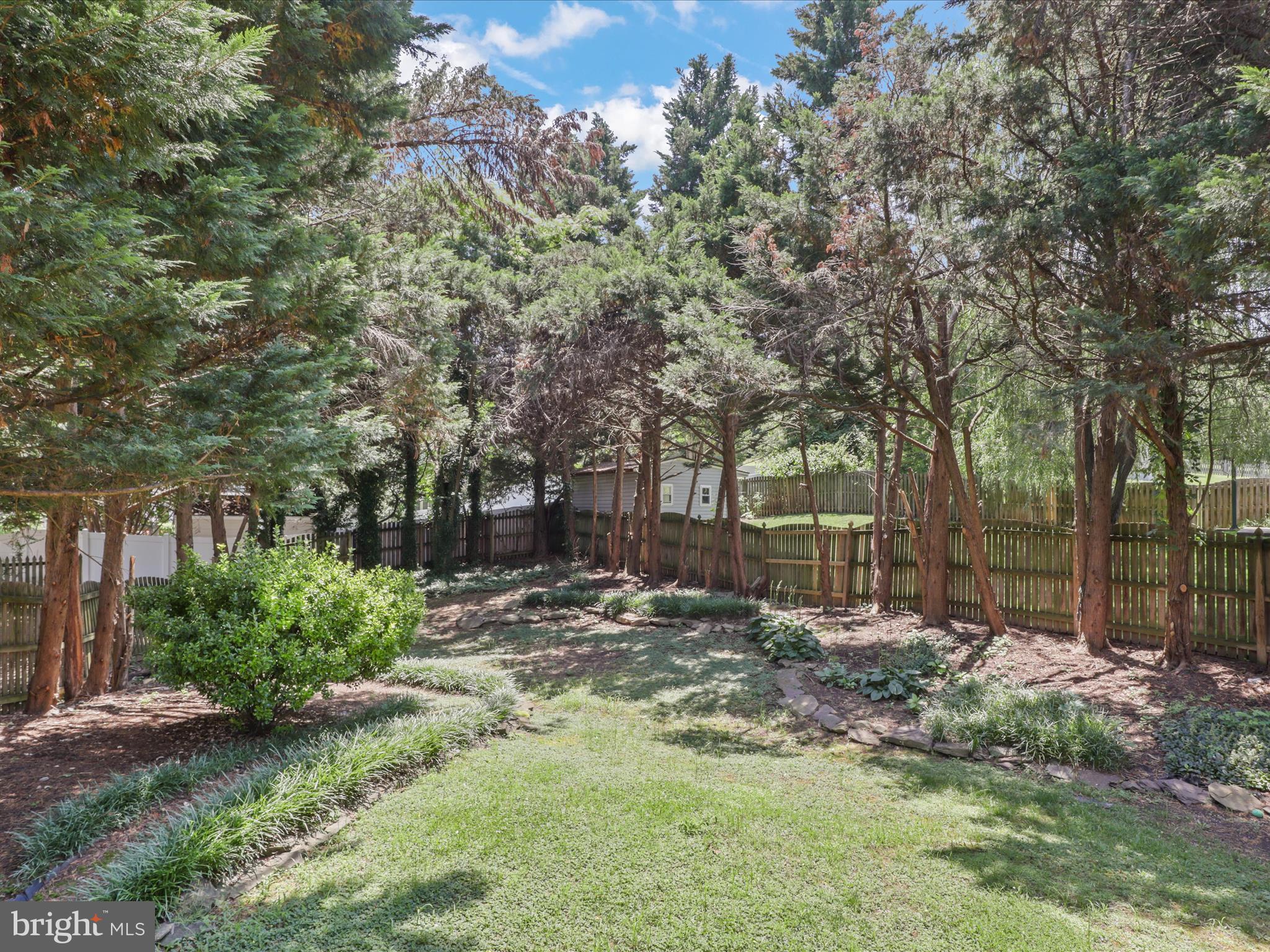 RIVER OAKS - Residential