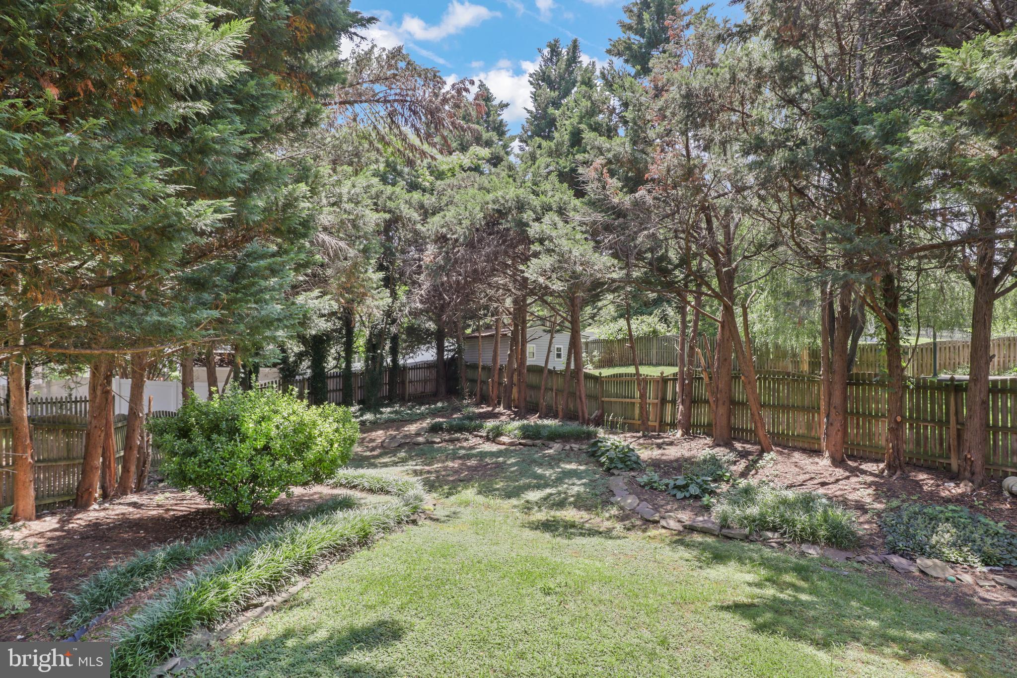 RIVER OAKS - Residential