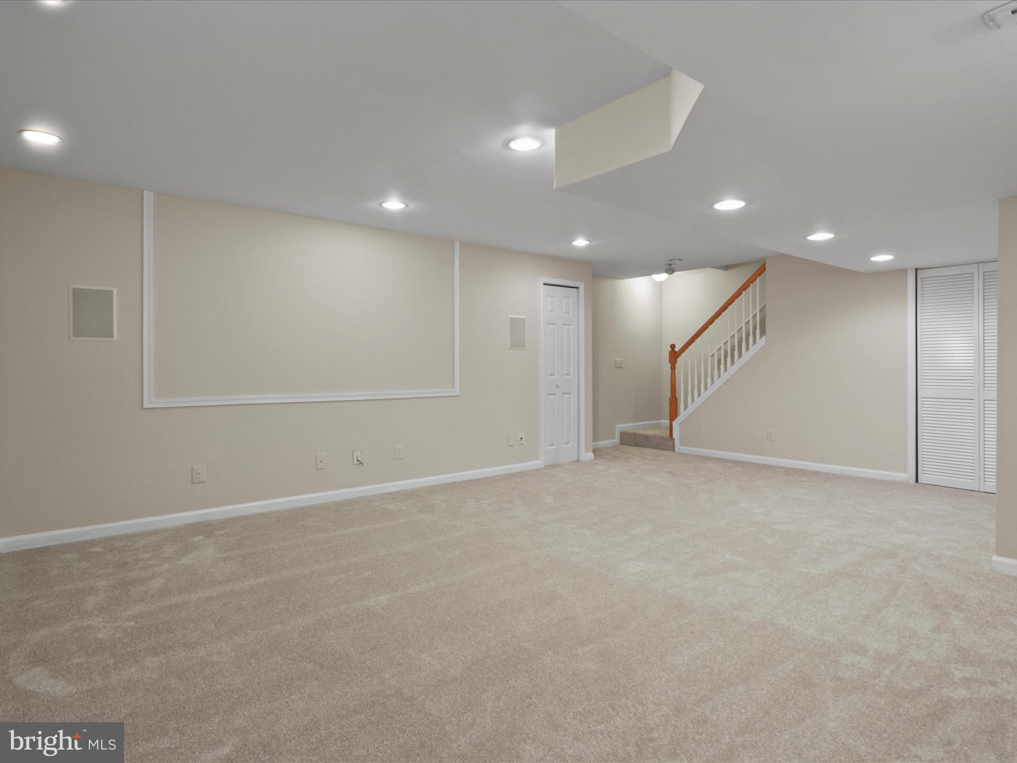 RIVER OAKS - Residential