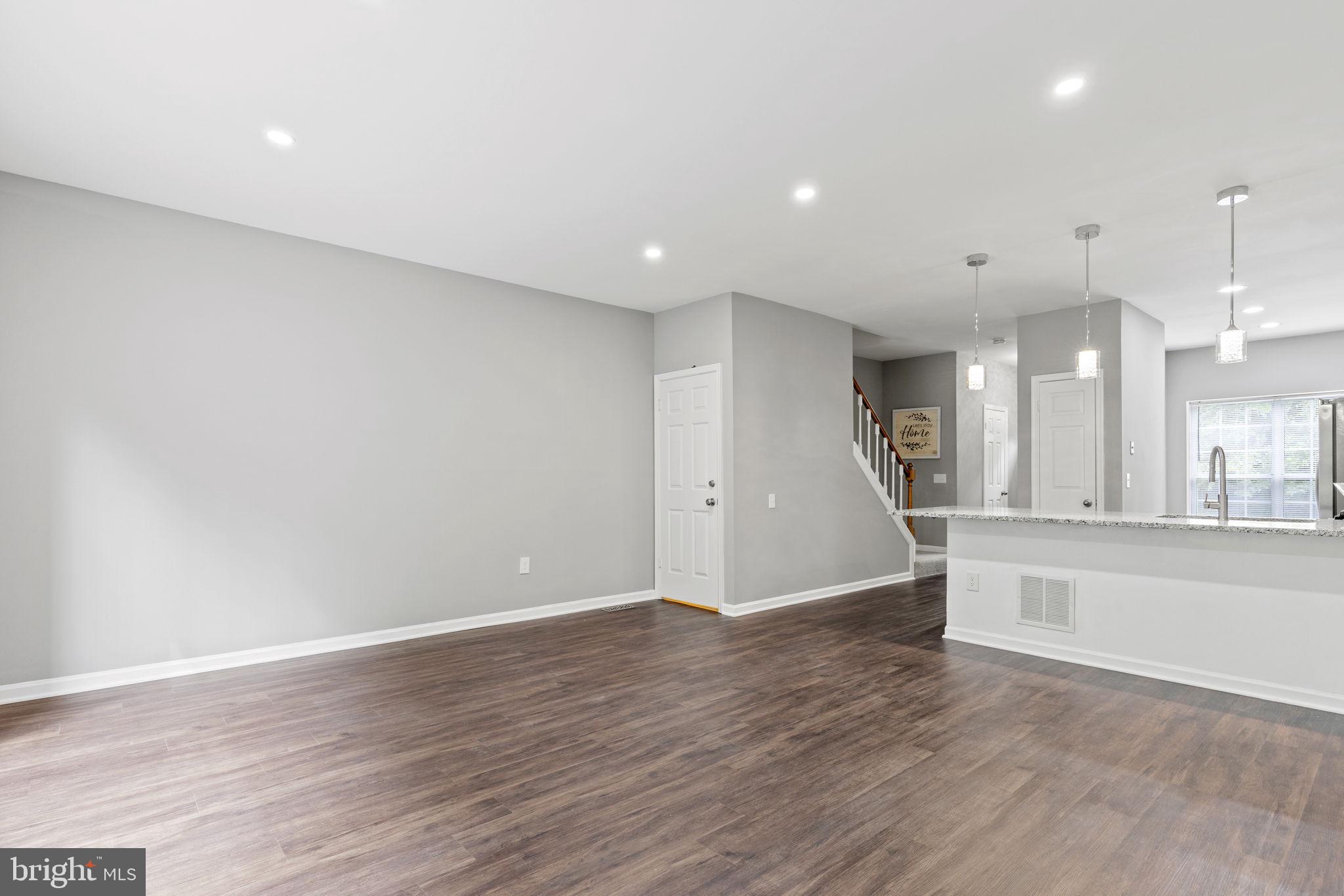 WOODSTONE - Residential