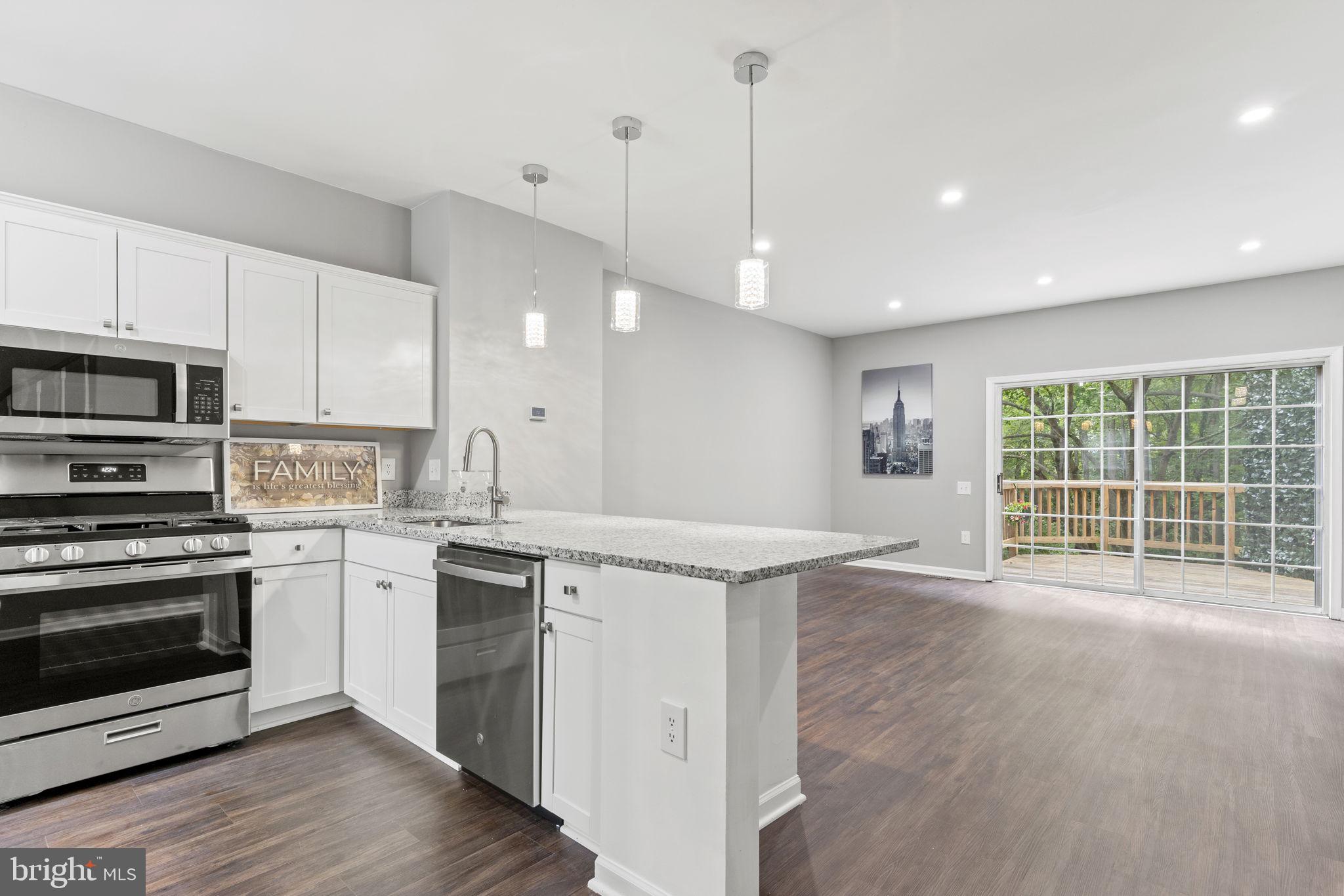 WOODSTONE - Residential