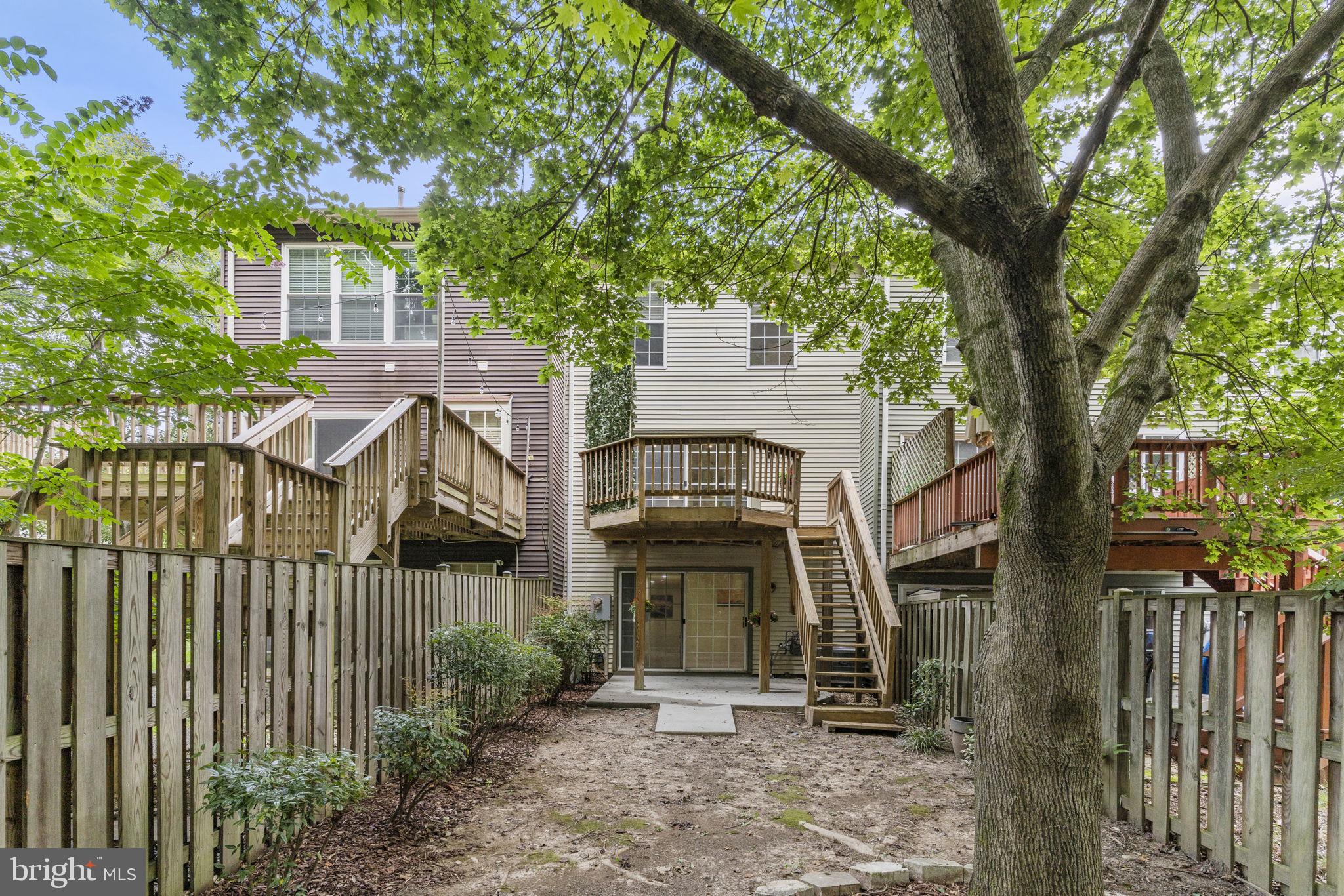 WOODSTONE - Residential