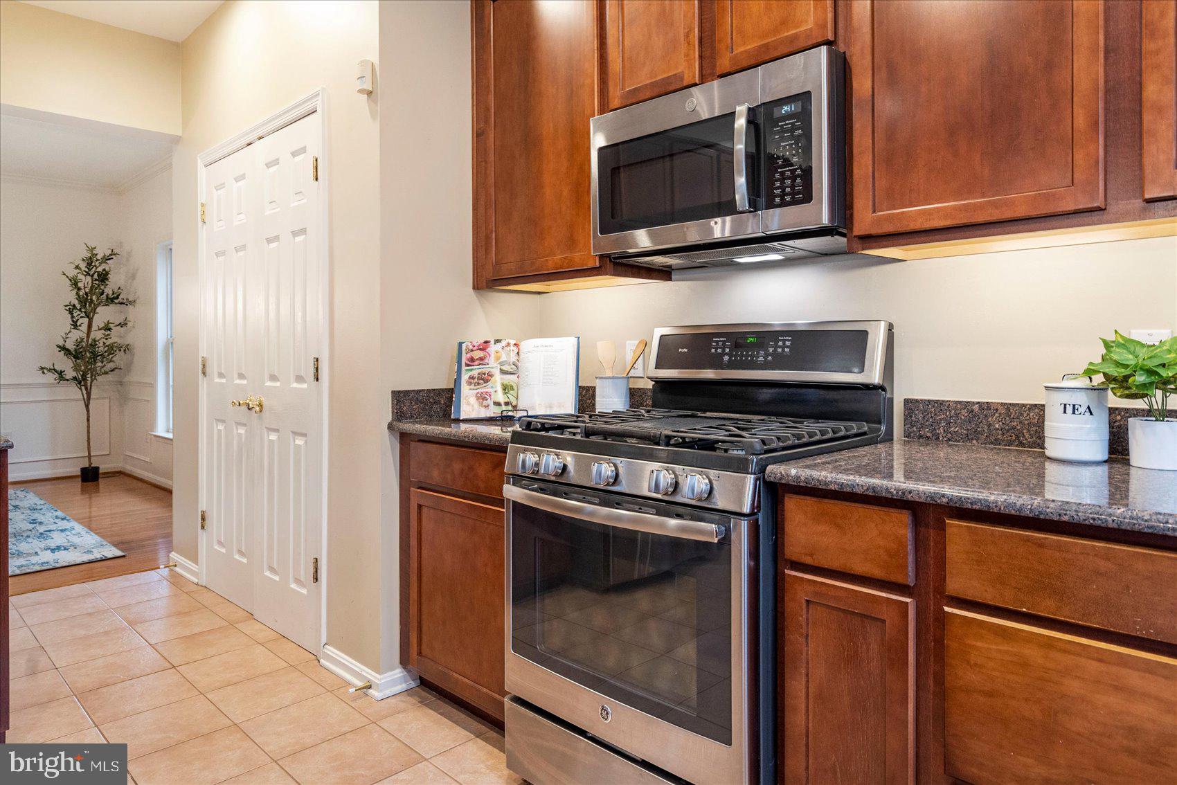 FALLSTON CROSSING - Residential