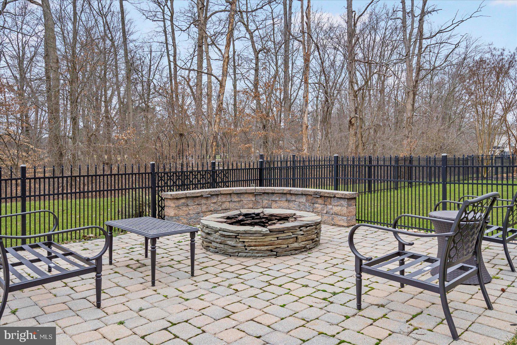 FALLSTON CROSSING - Residential