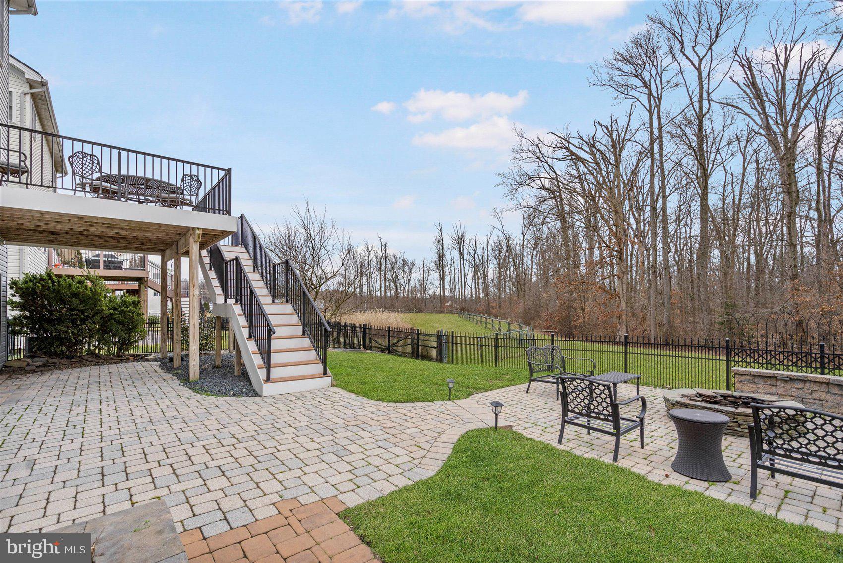 FALLSTON CROSSING - Residential