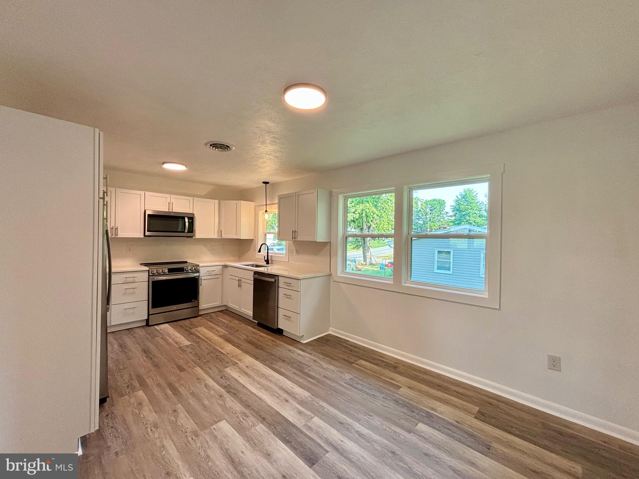 ORCHARD HILLS - Residential