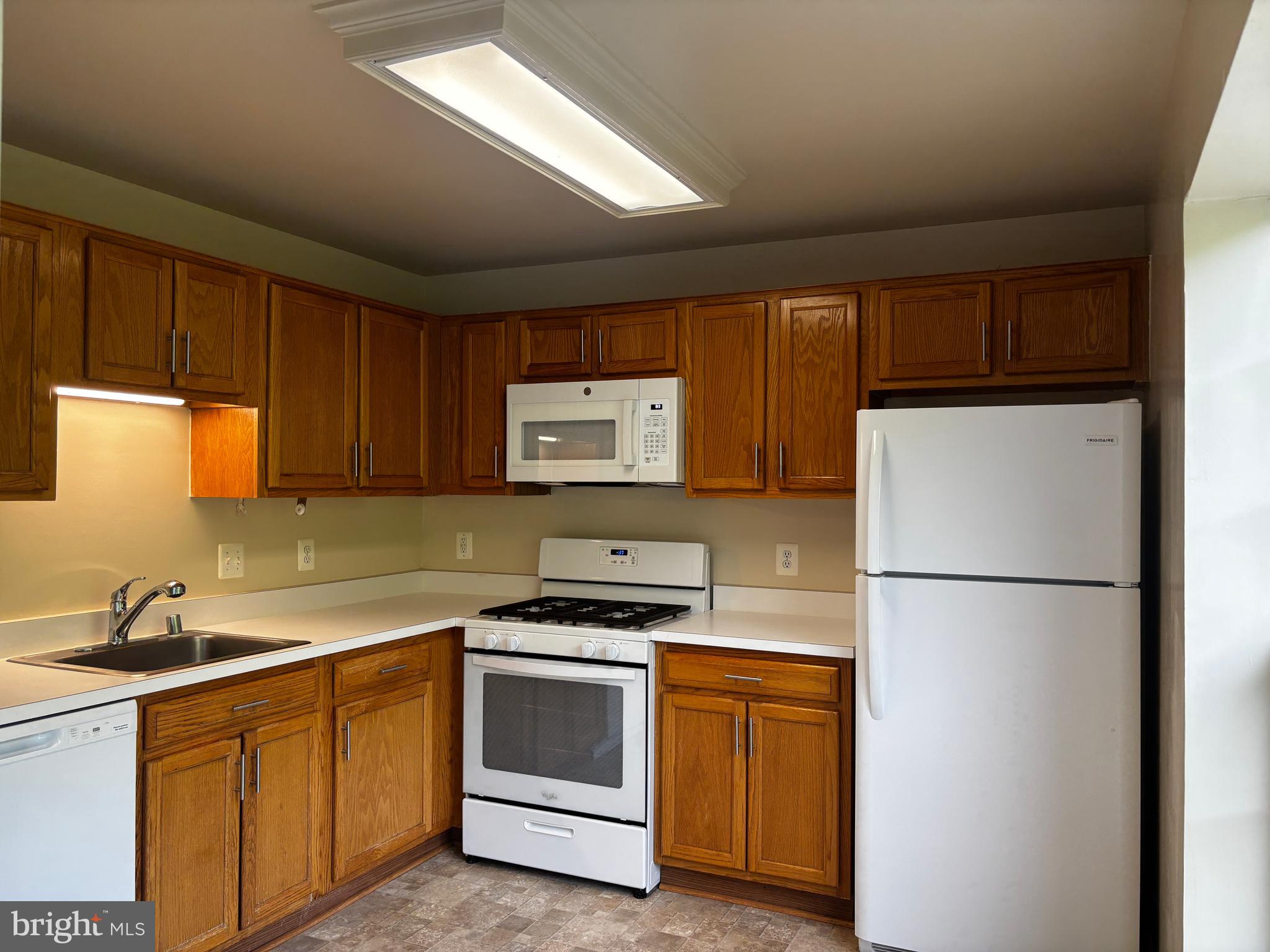 GUNSTON CORNER - Residential