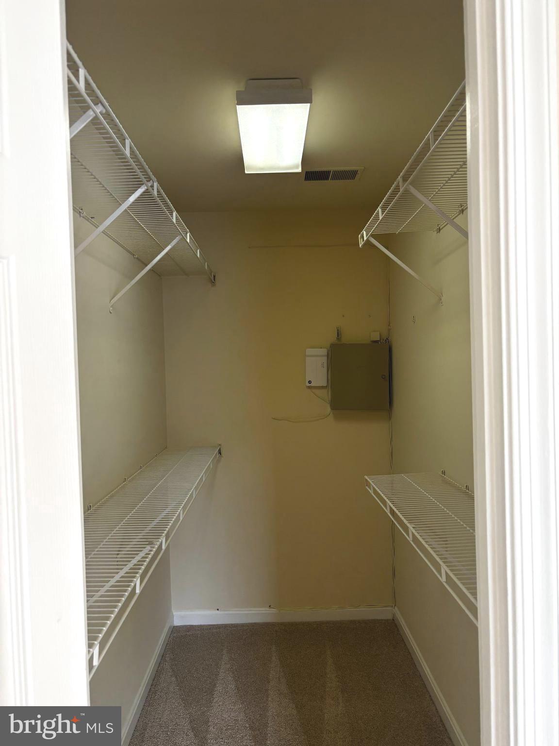 GUNSTON CORNER - Residential