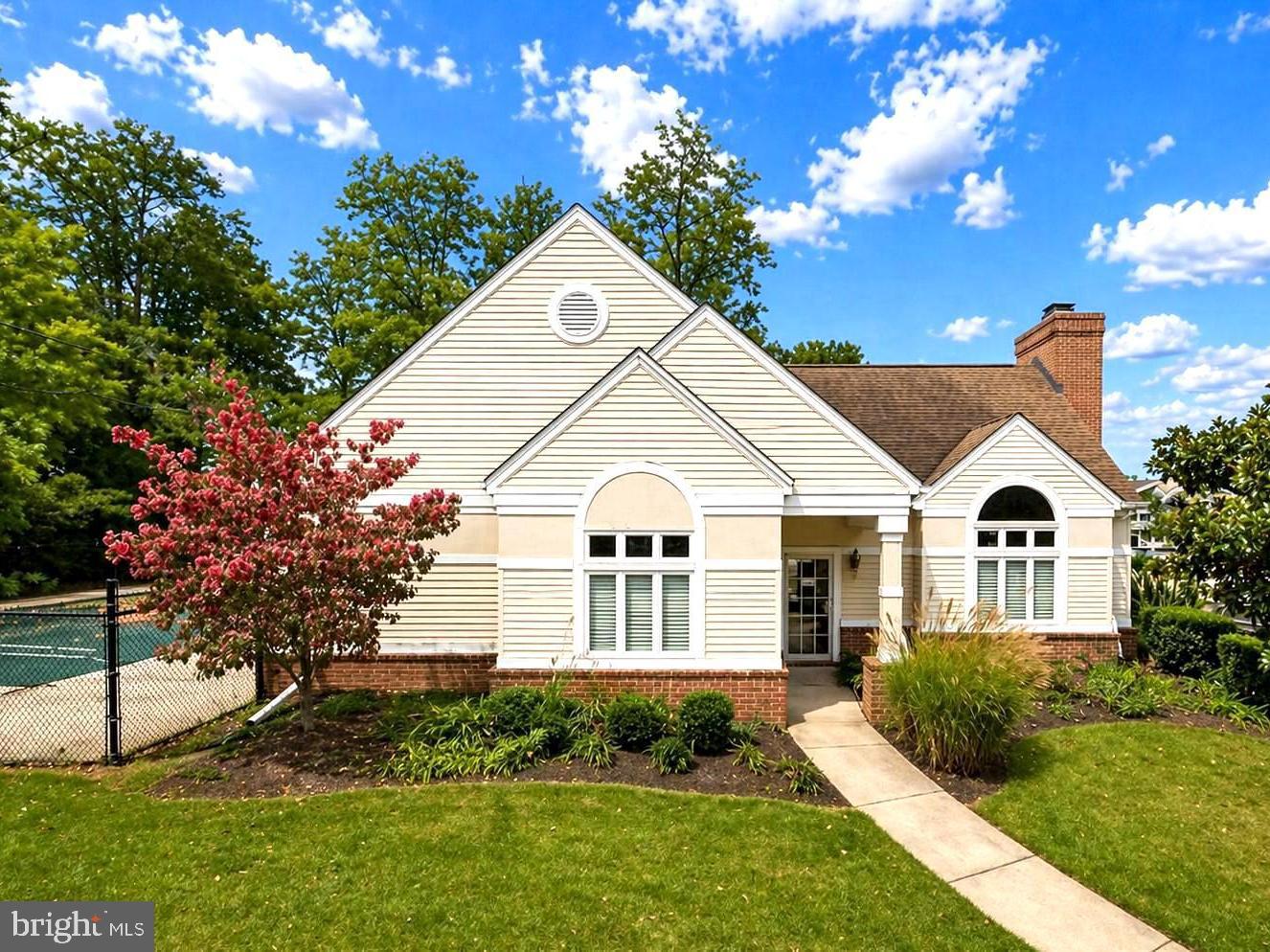 GUNSTON CORNER - Residential