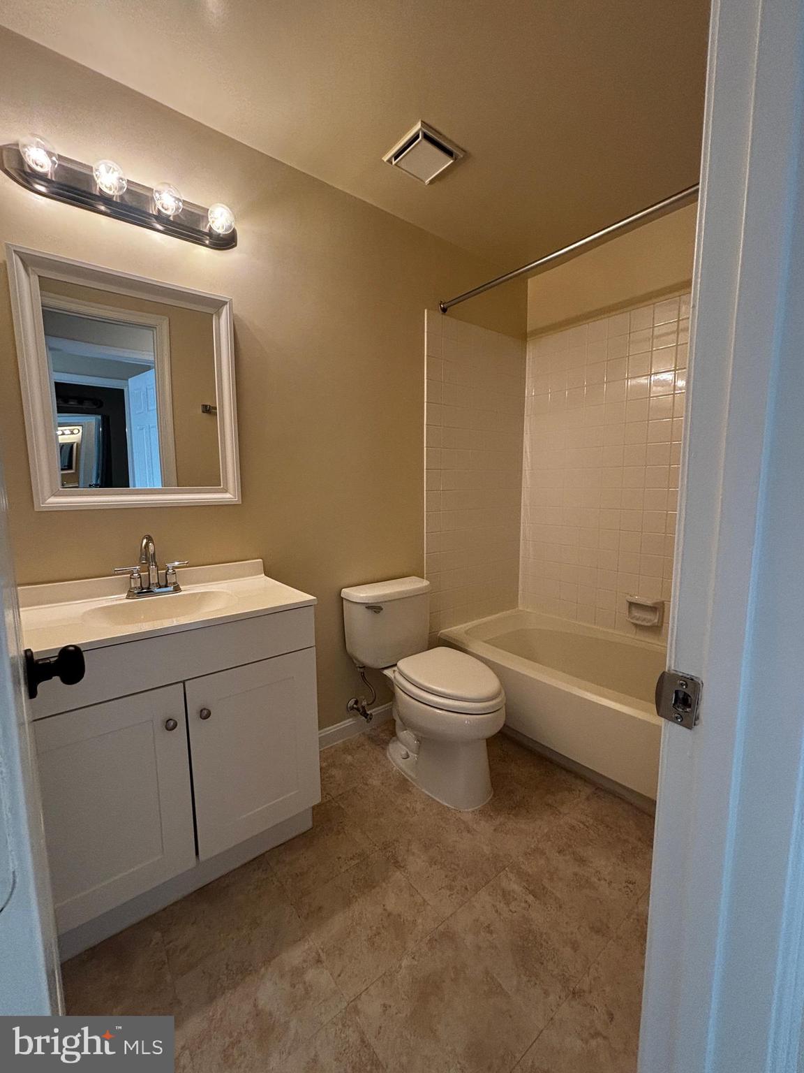 GUNSTON CORNER - Residential