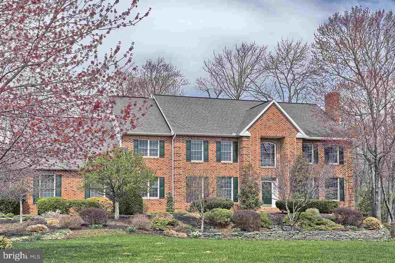PRISTINE brick home in Pinehurst featuring 4 bedroom, 3 full & 2 half baths, formal living room & dining room, chef's kitchen with sub zero refrigerator, stainless steel appliances, new granite, gorgeous hardwood, 2 fireplaces, 4500 sq ft, completely UPDATED NEUTRAL D COR, detailed millwork, mud/laundry rm, new carpet, luxury master suite, stamped concrete patio & sidewalks, dual HVAC, prof landscaped private 3/4 acre wooded lot, 3 car garage, irrigation, security system, quality Mumper built, SHAULL Elem.