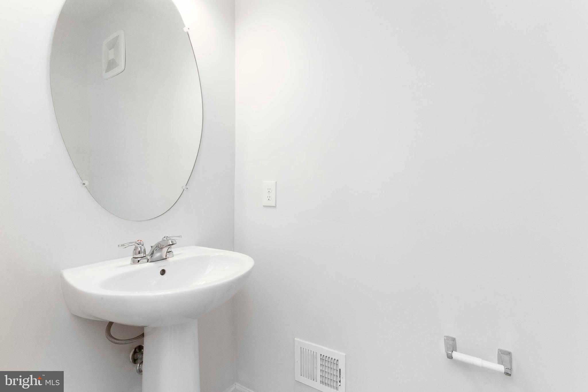 HAMPTON SQUARE - Residential