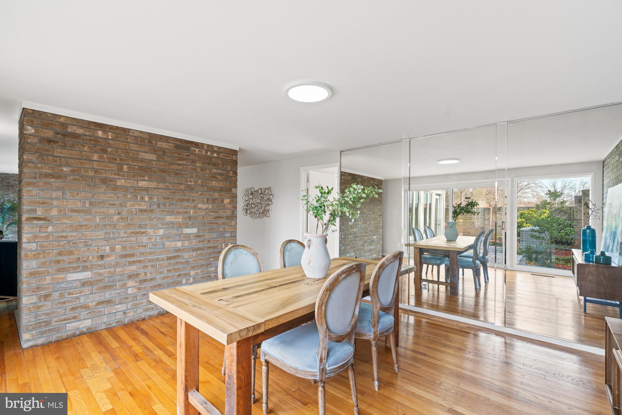 COURTS OF WHETSTONE - Residential