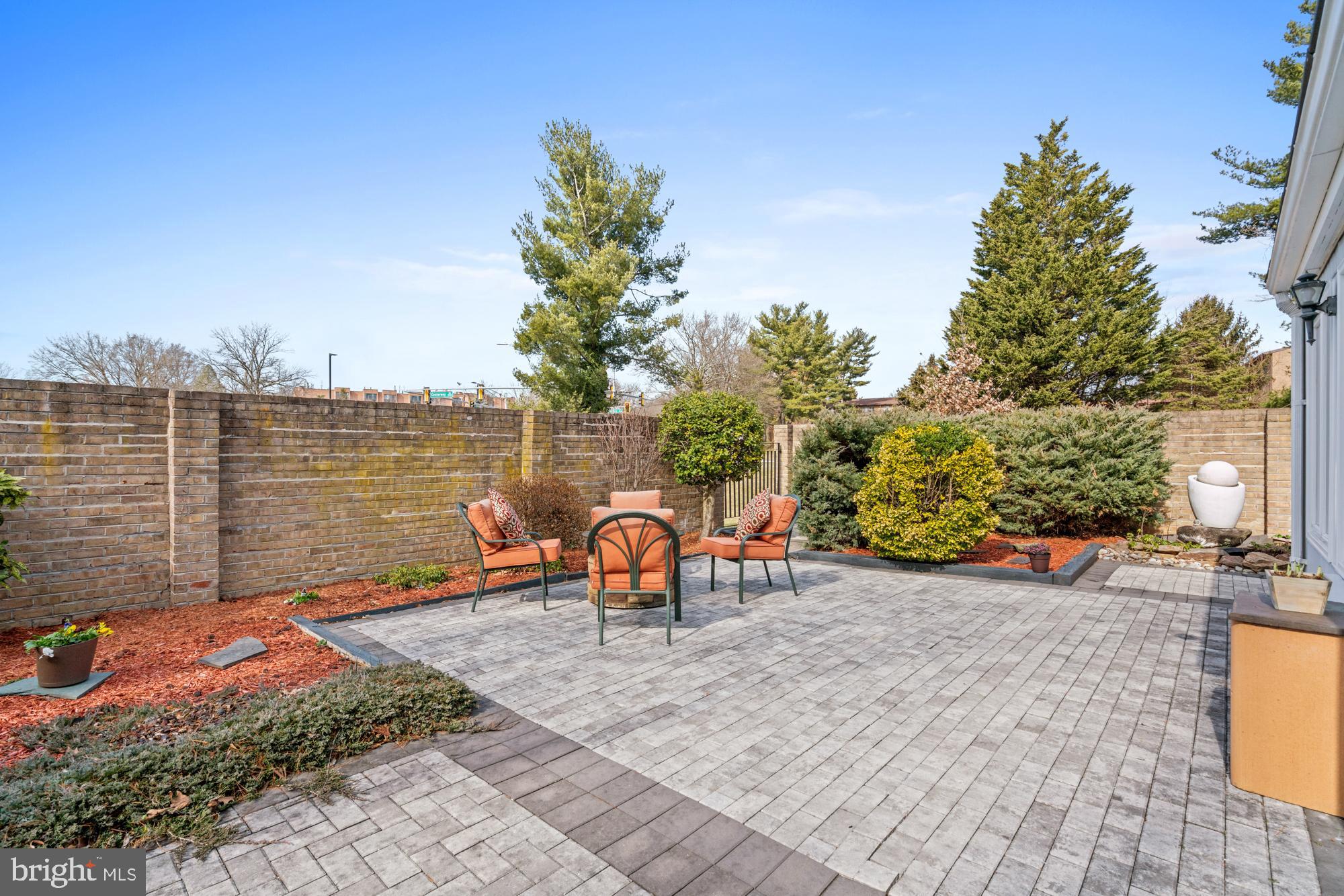 COURTS OF WHETSTONE - Residential