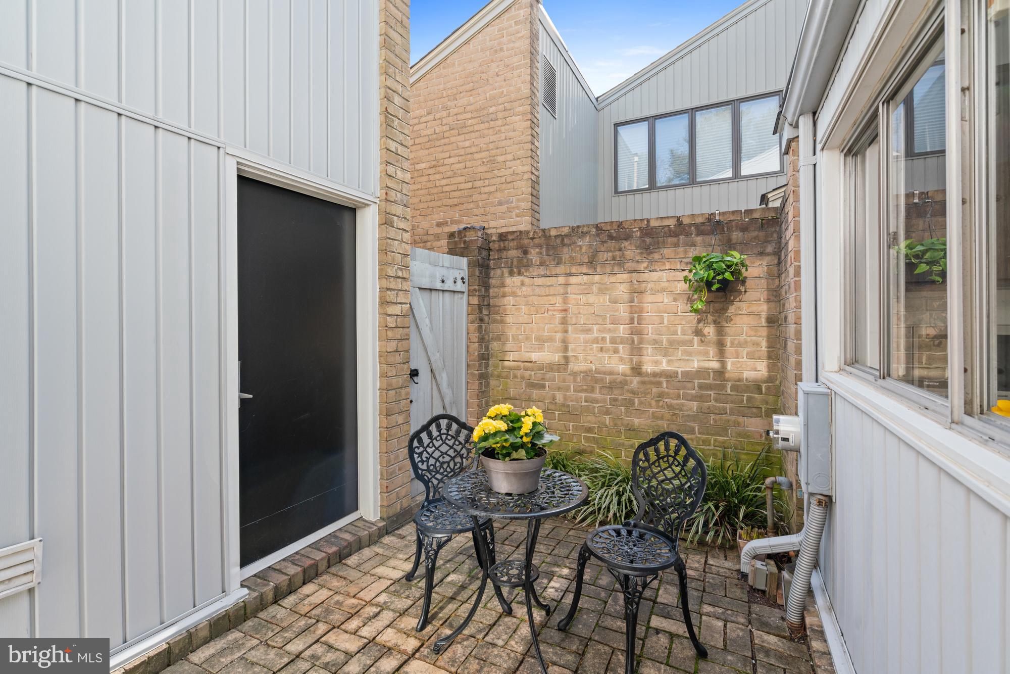 COURTS OF WHETSTONE - Residential