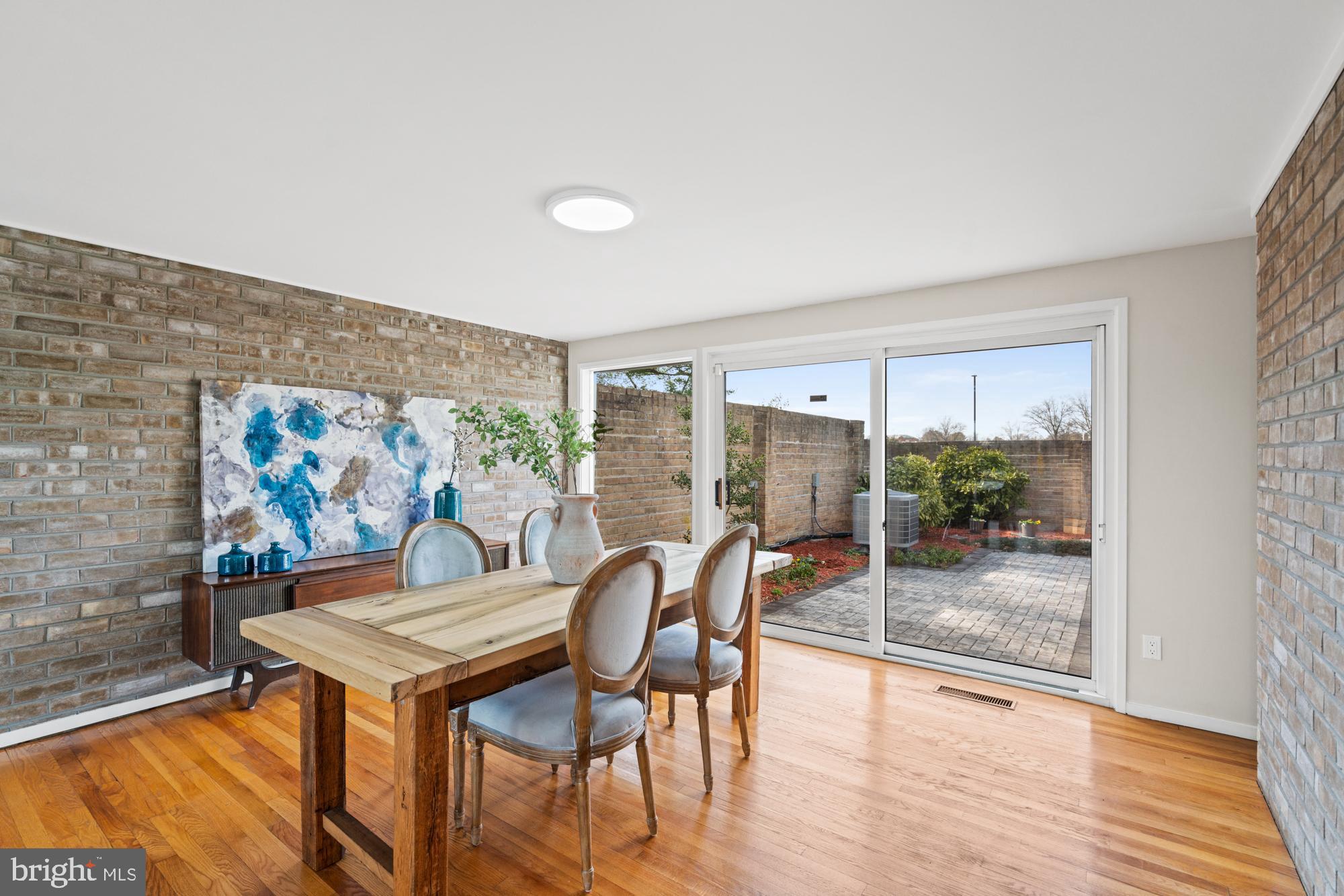 COURTS OF WHETSTONE - Residential