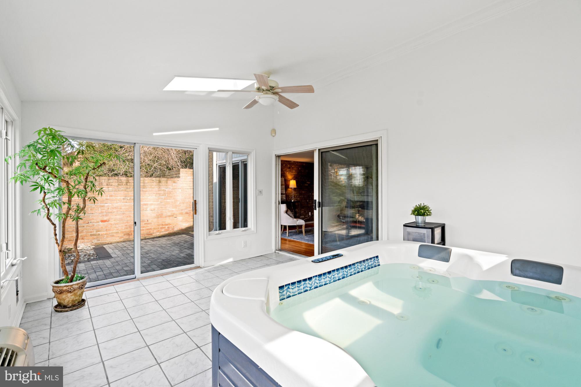 COURTS OF WHETSTONE - Residential