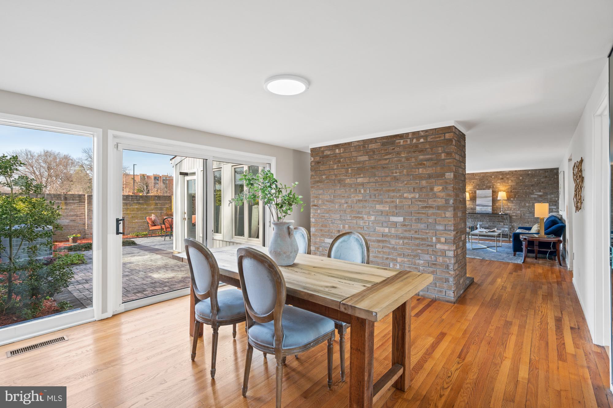 COURTS OF WHETSTONE - Residential