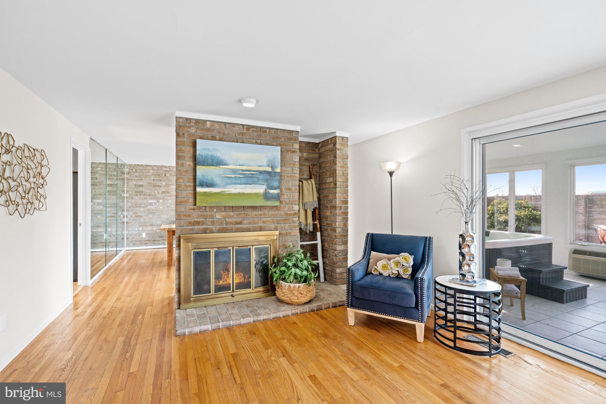 COURTS OF WHETSTONE - Residential