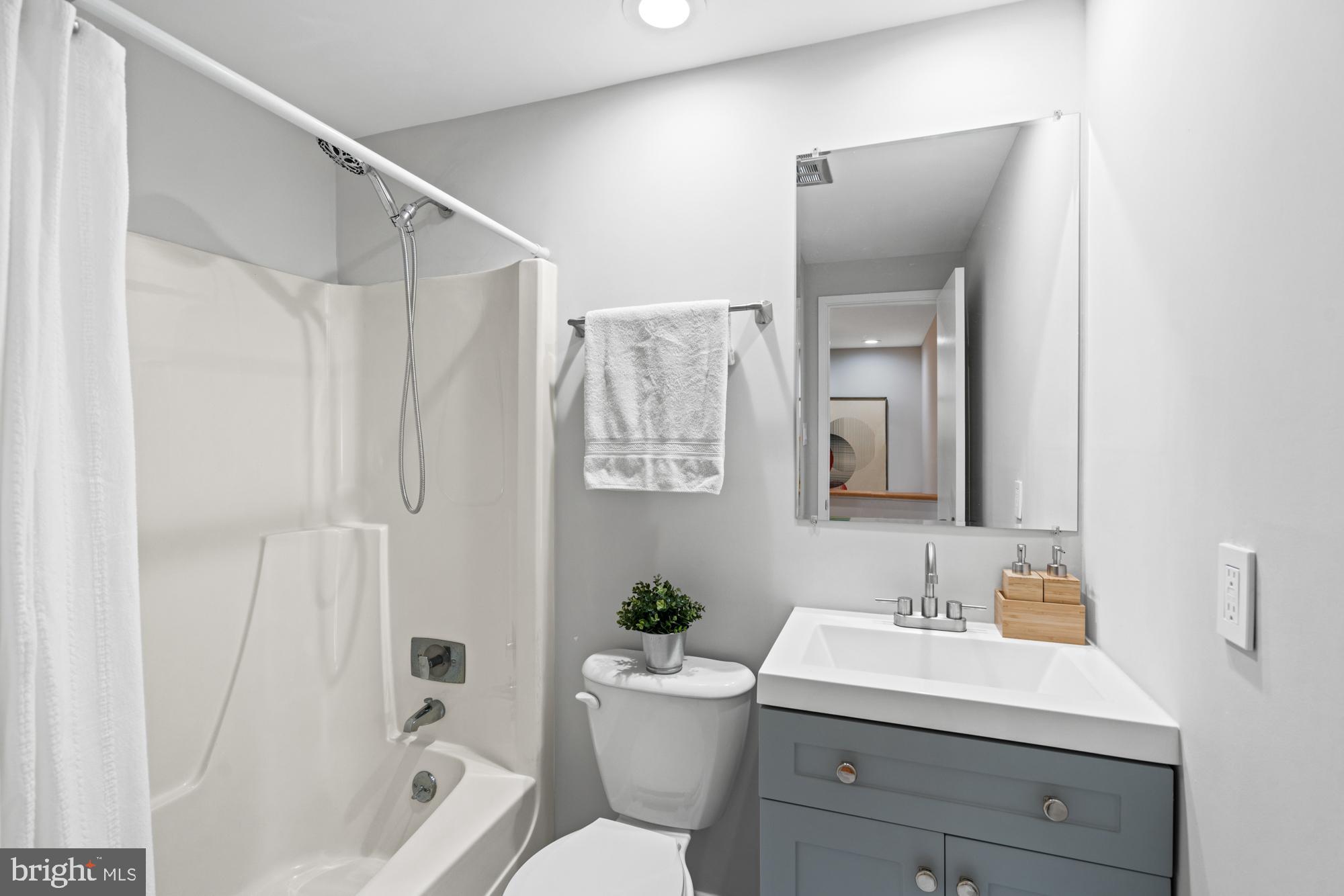 COURTS OF WHETSTONE - Residential