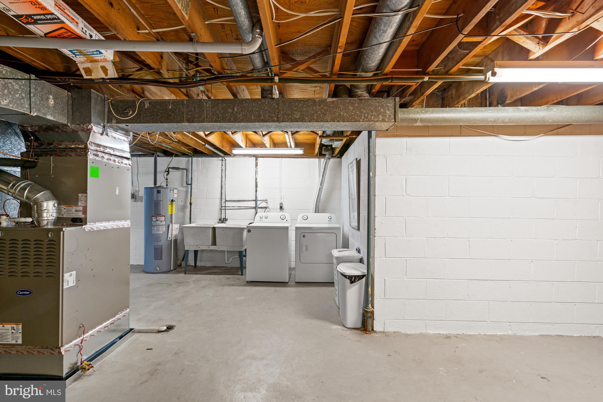 COURTS OF WHETSTONE - Residential