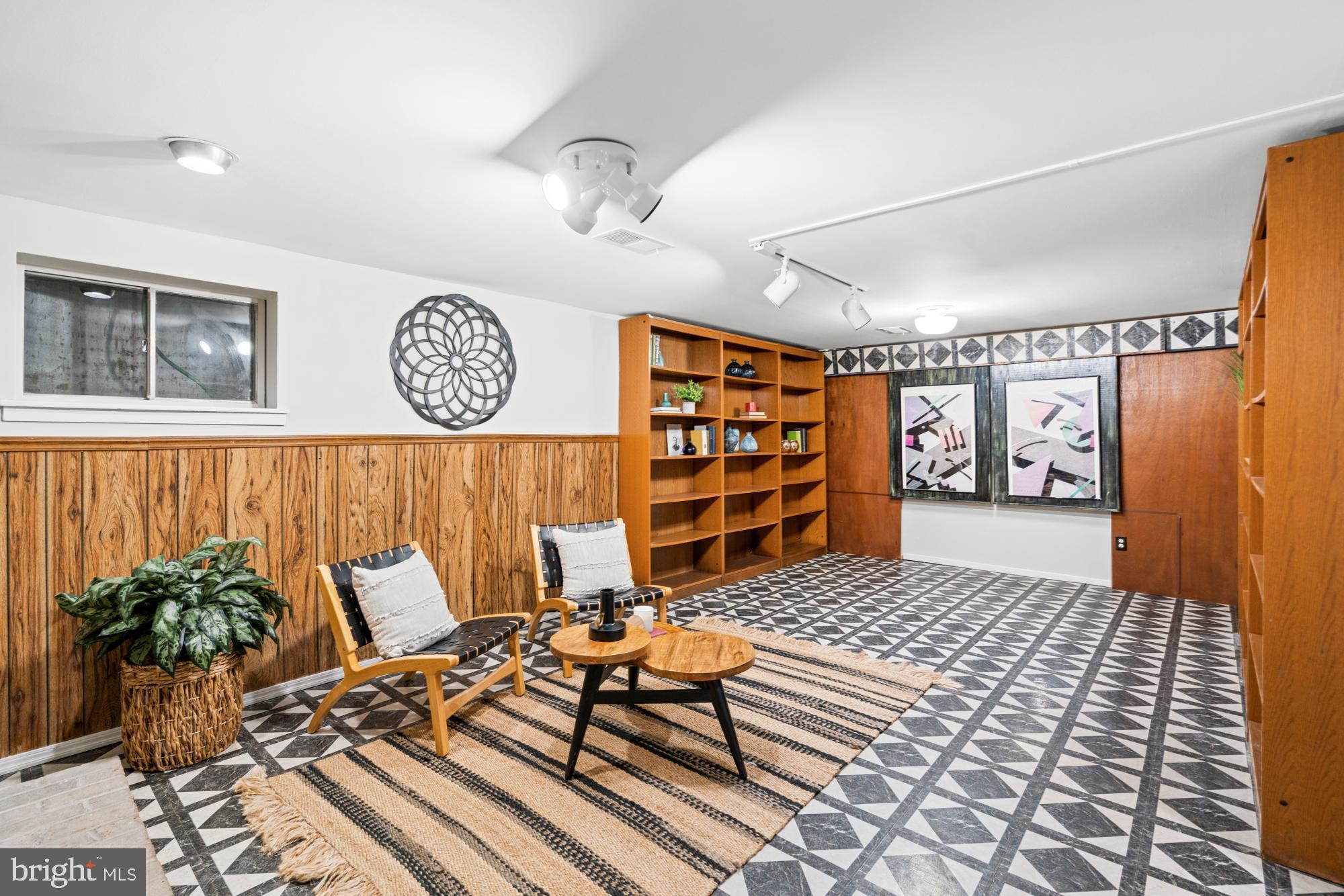 COURTS OF WHETSTONE - Residential