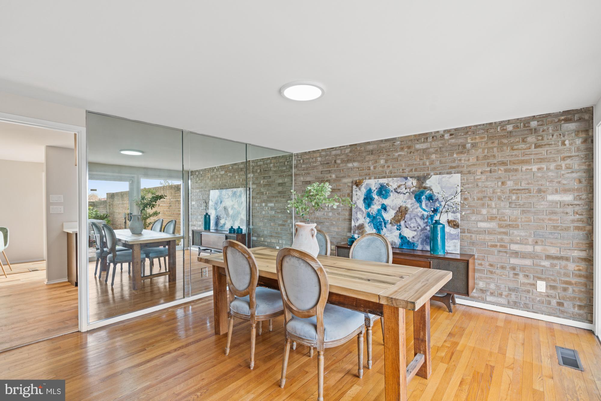 COURTS OF WHETSTONE - Residential