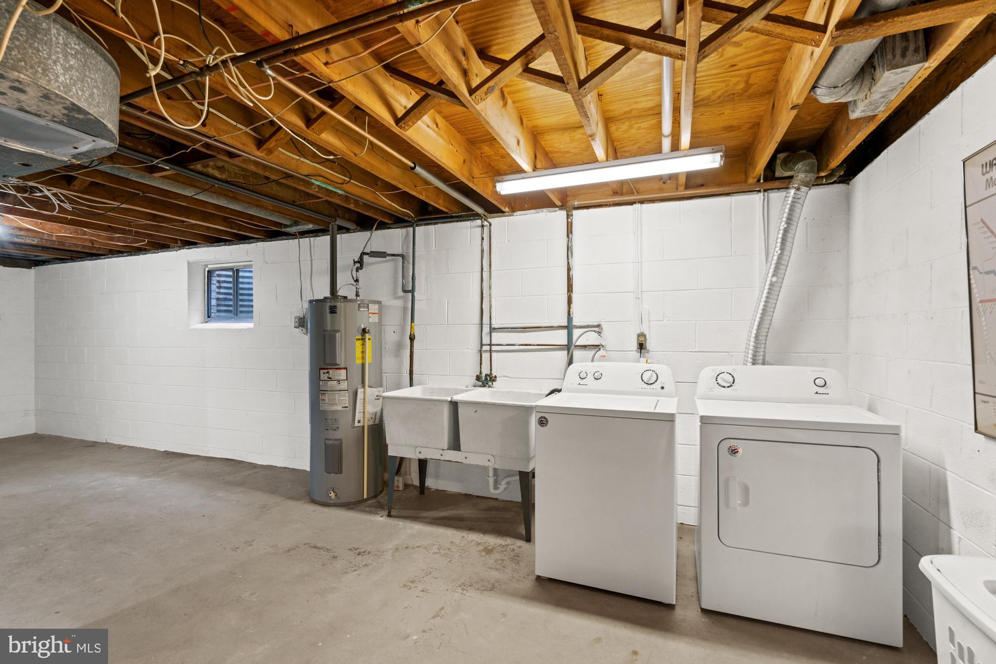 COURTS OF WHETSTONE - Residential