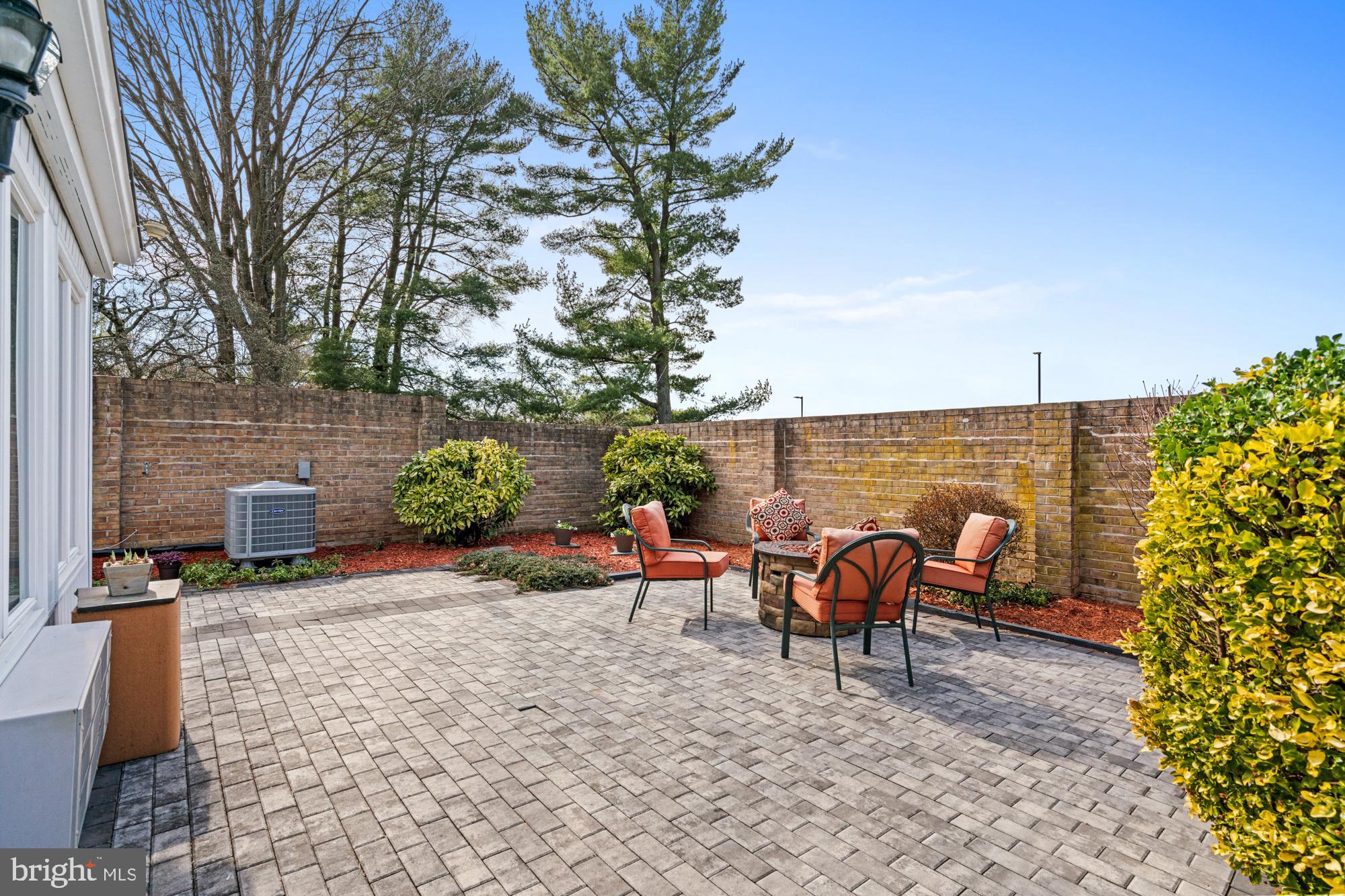 COURTS OF WHETSTONE - Residential