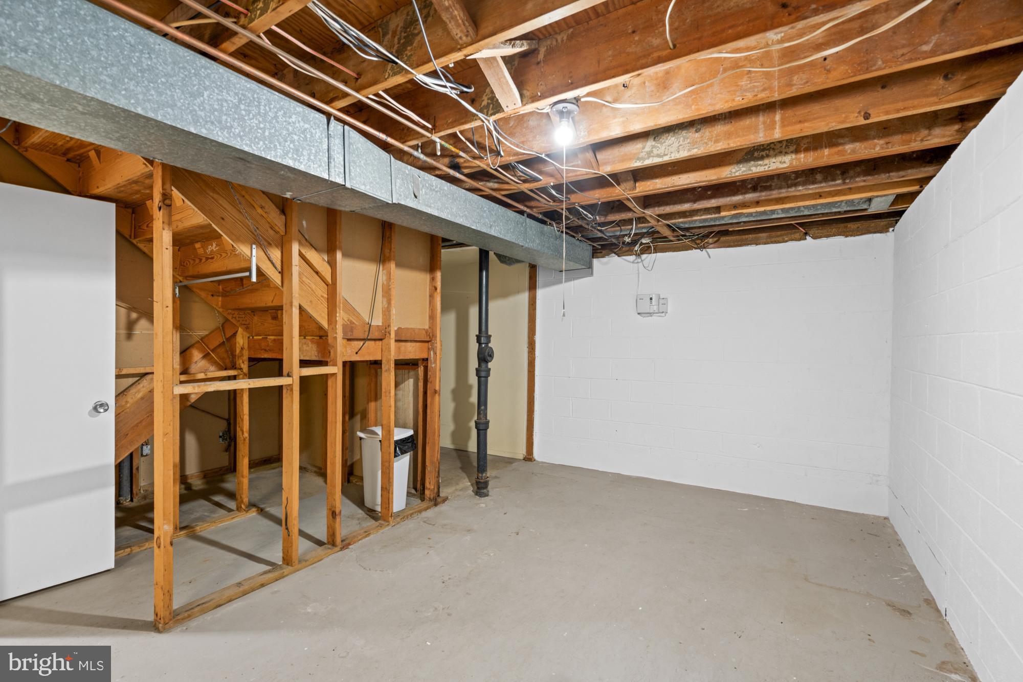 COURTS OF WHETSTONE - Residential