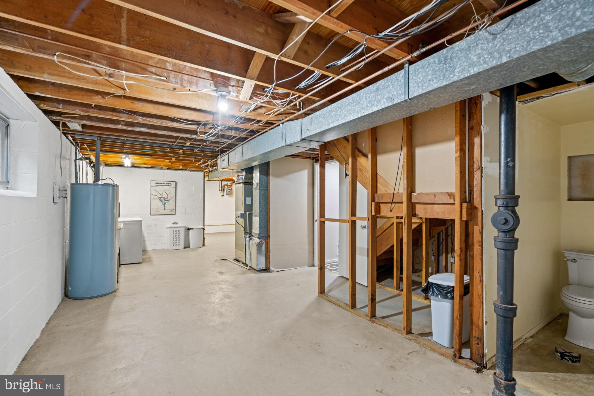 COURTS OF WHETSTONE - Residential