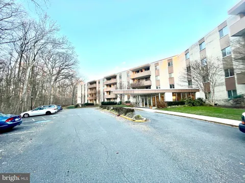 7505 Democracy Boulevard Unit A-422, Bethesda, MD MLS: MDMC2176420