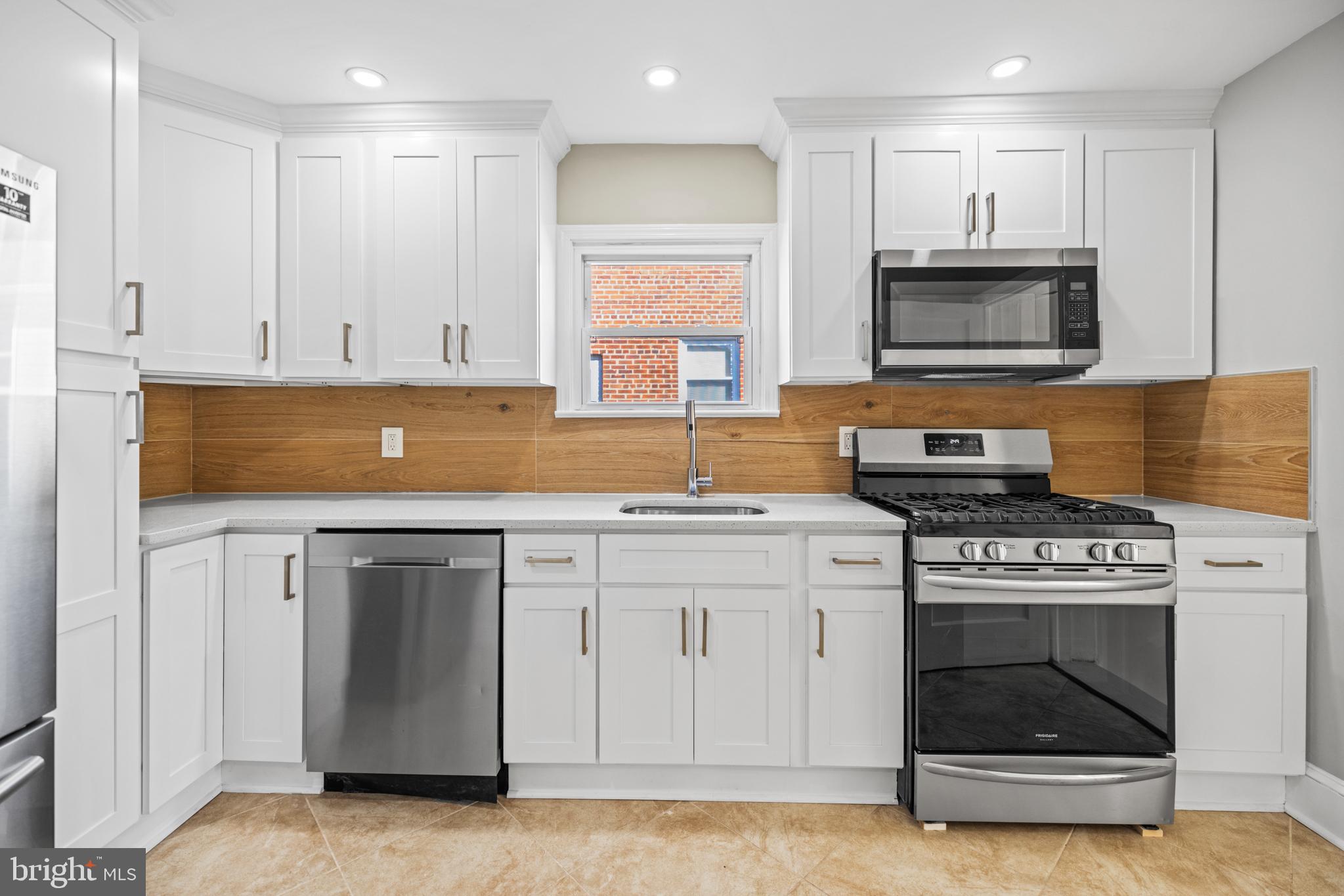 OLE LONGFIELD - Residential