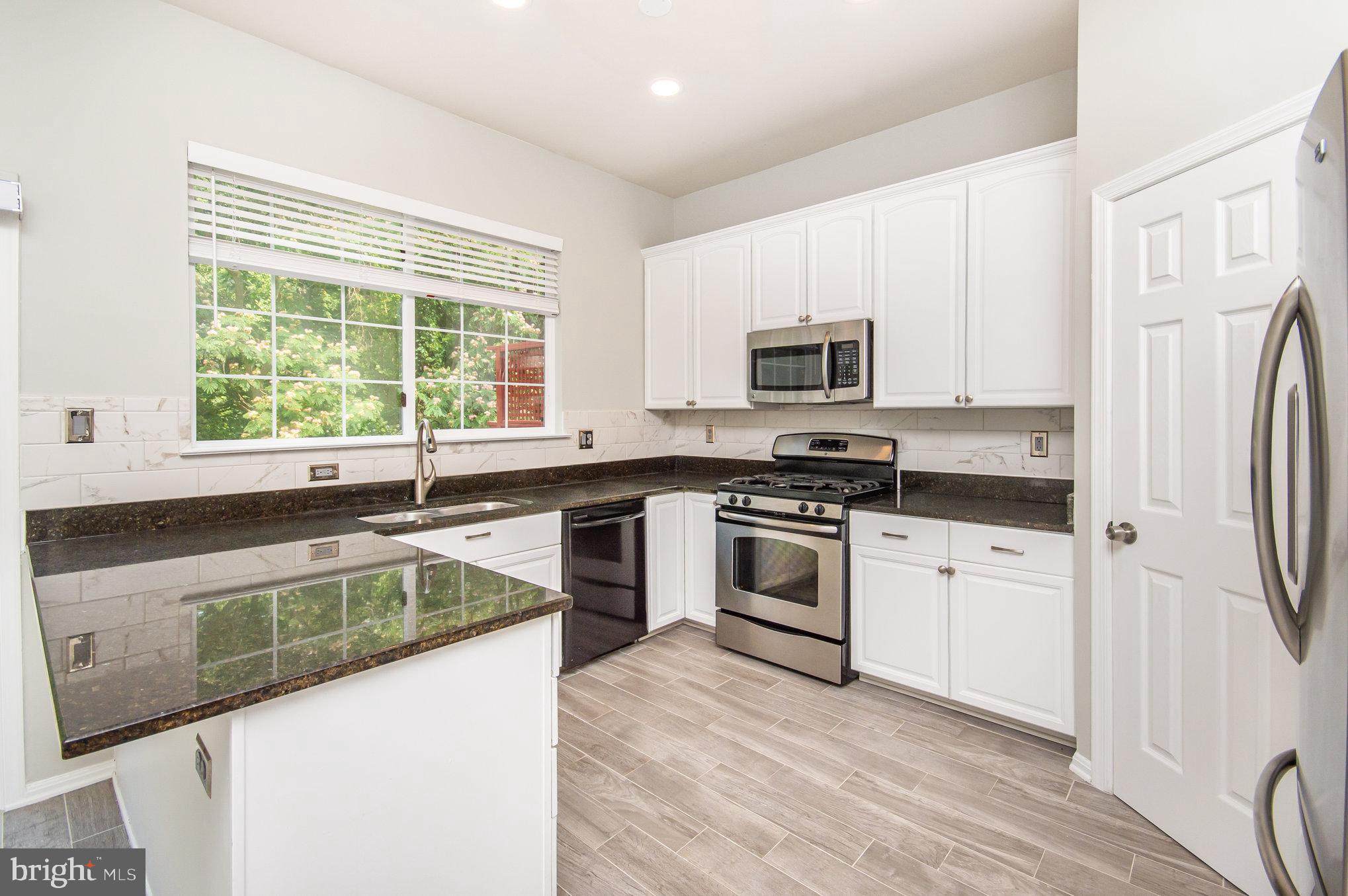 KINGSTOWNE - Residential Lease