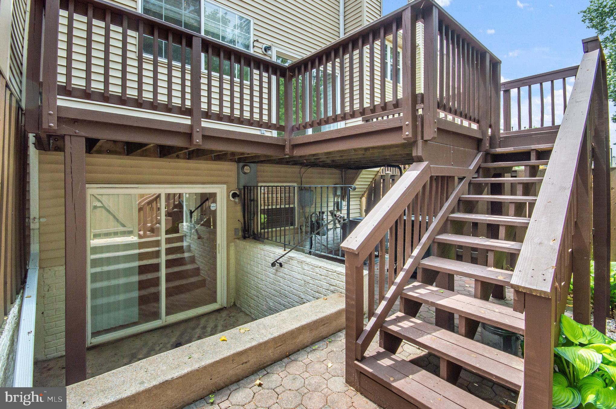 KINGSTOWNE - Residential Lease