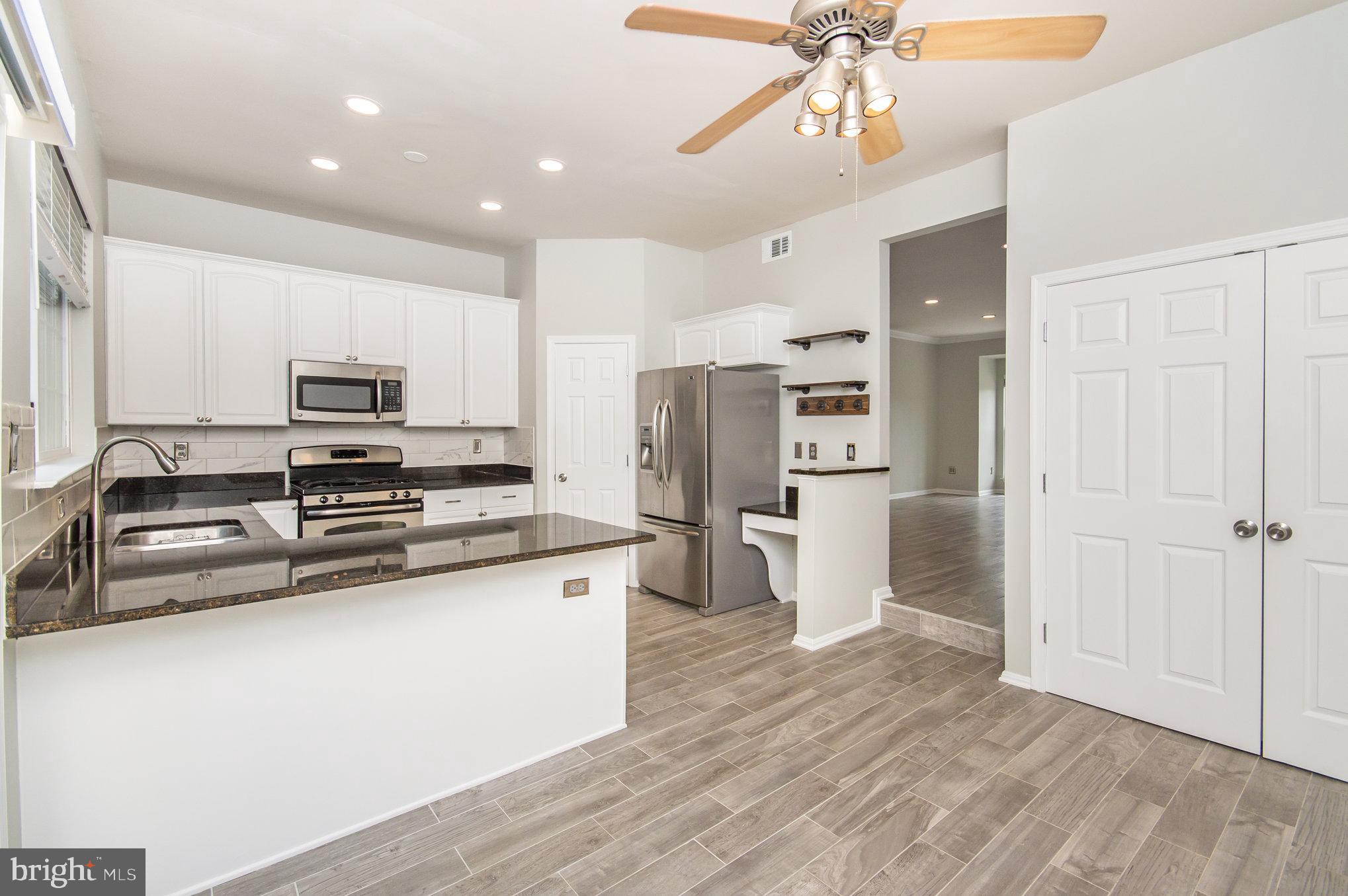 KINGSTOWNE - Residential Lease