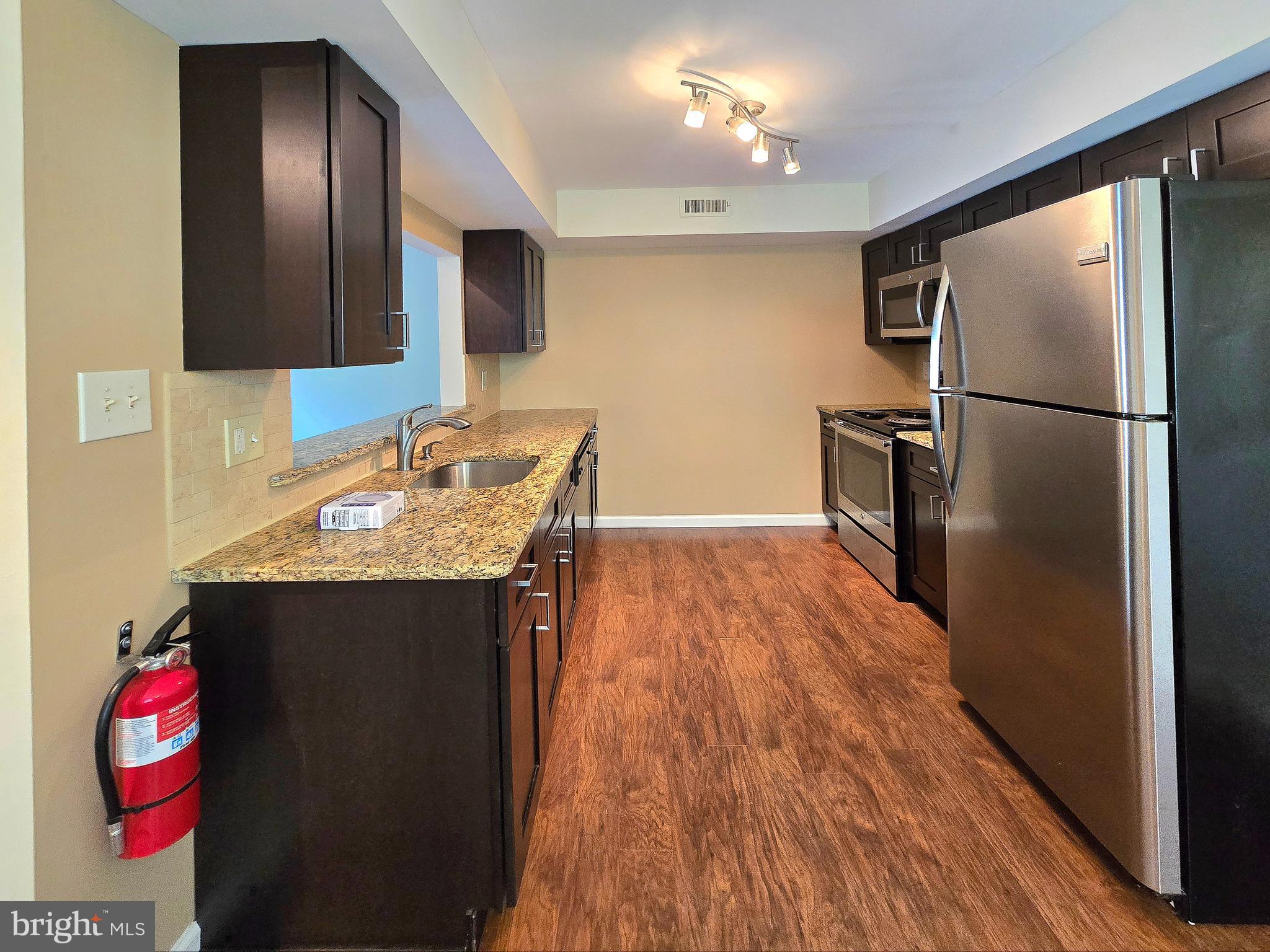 VICTORIANA - Residential Lease