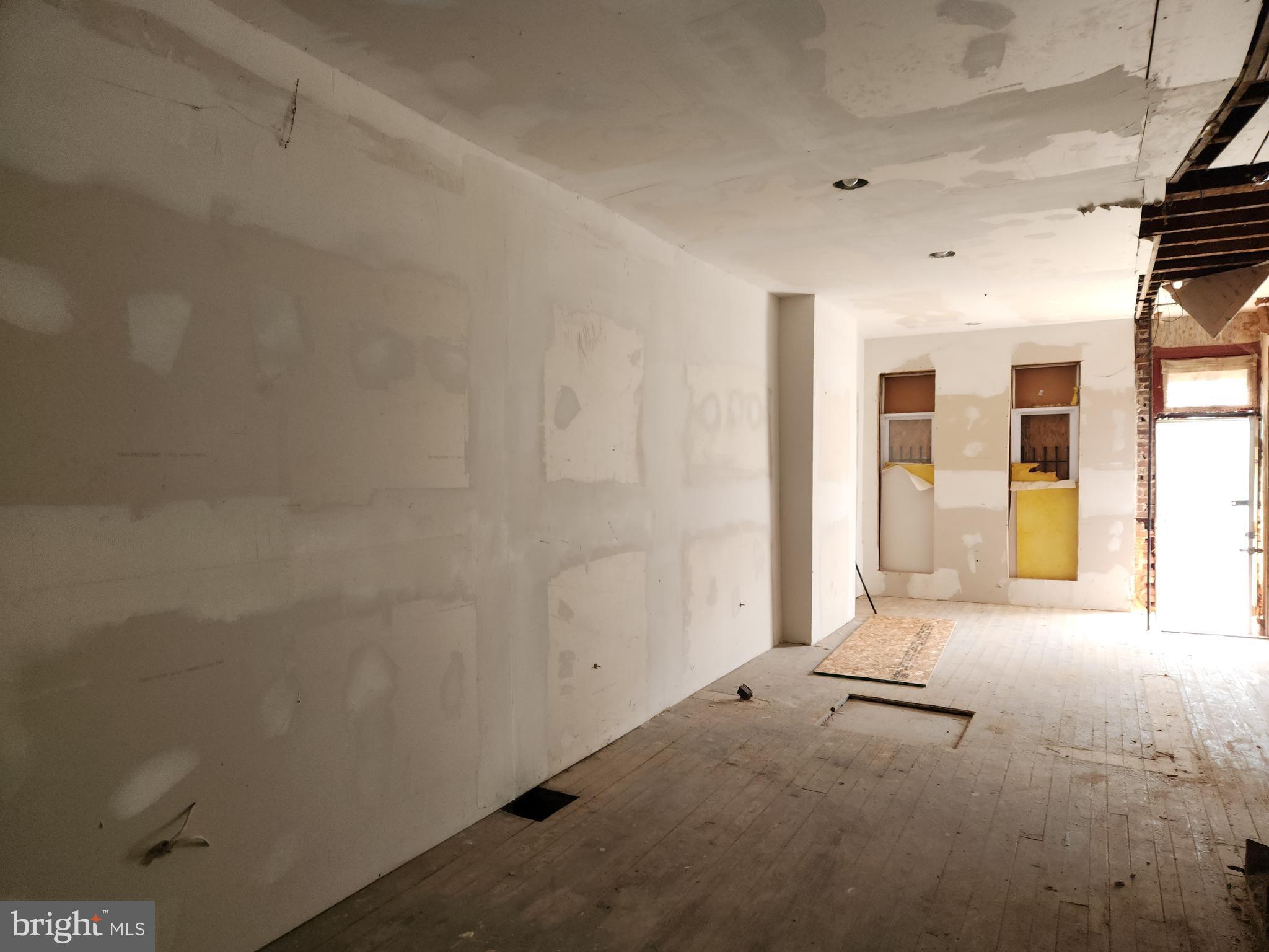 BROADWAY EAST - Residential