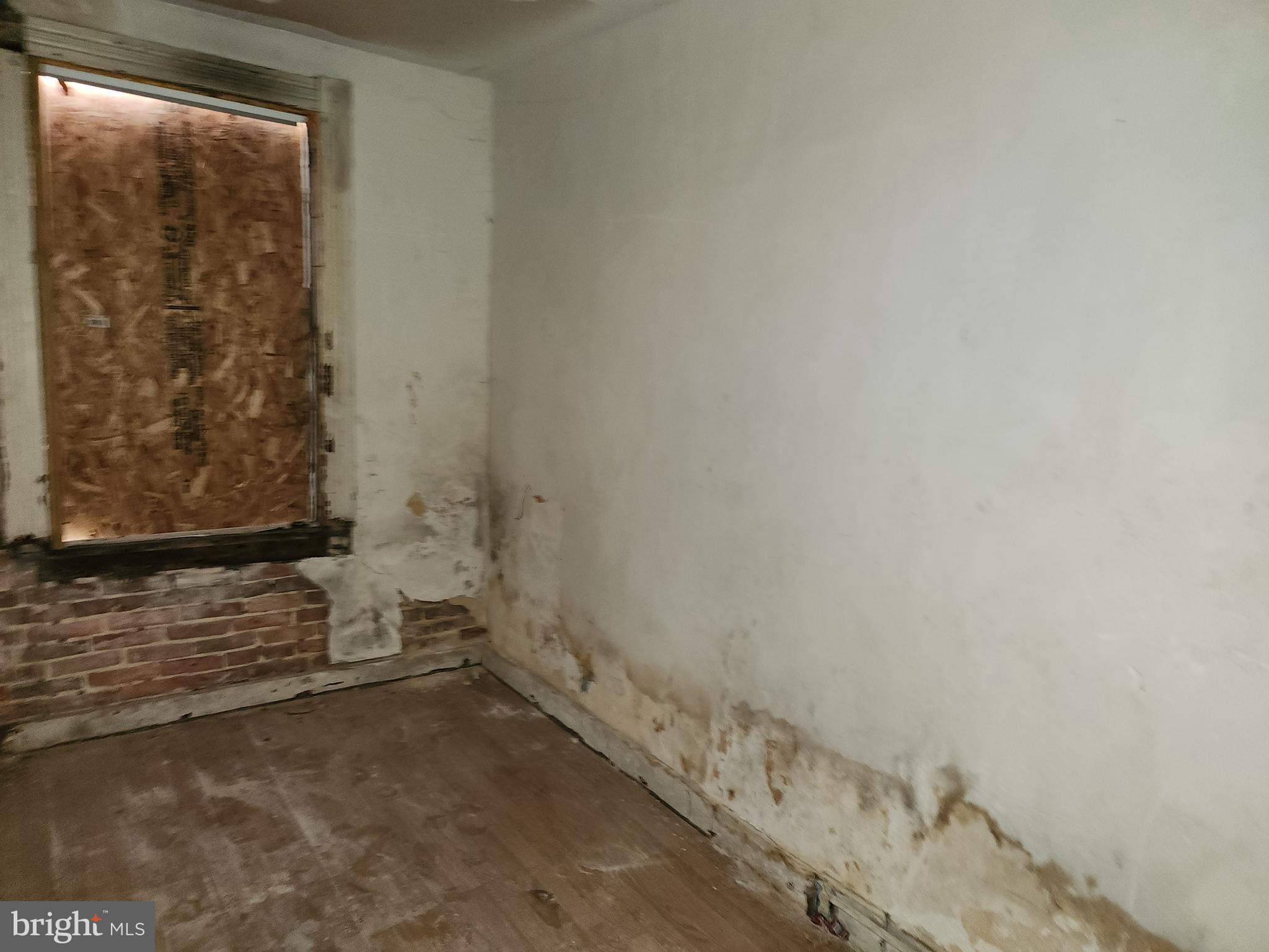 BROADWAY EAST - Residential